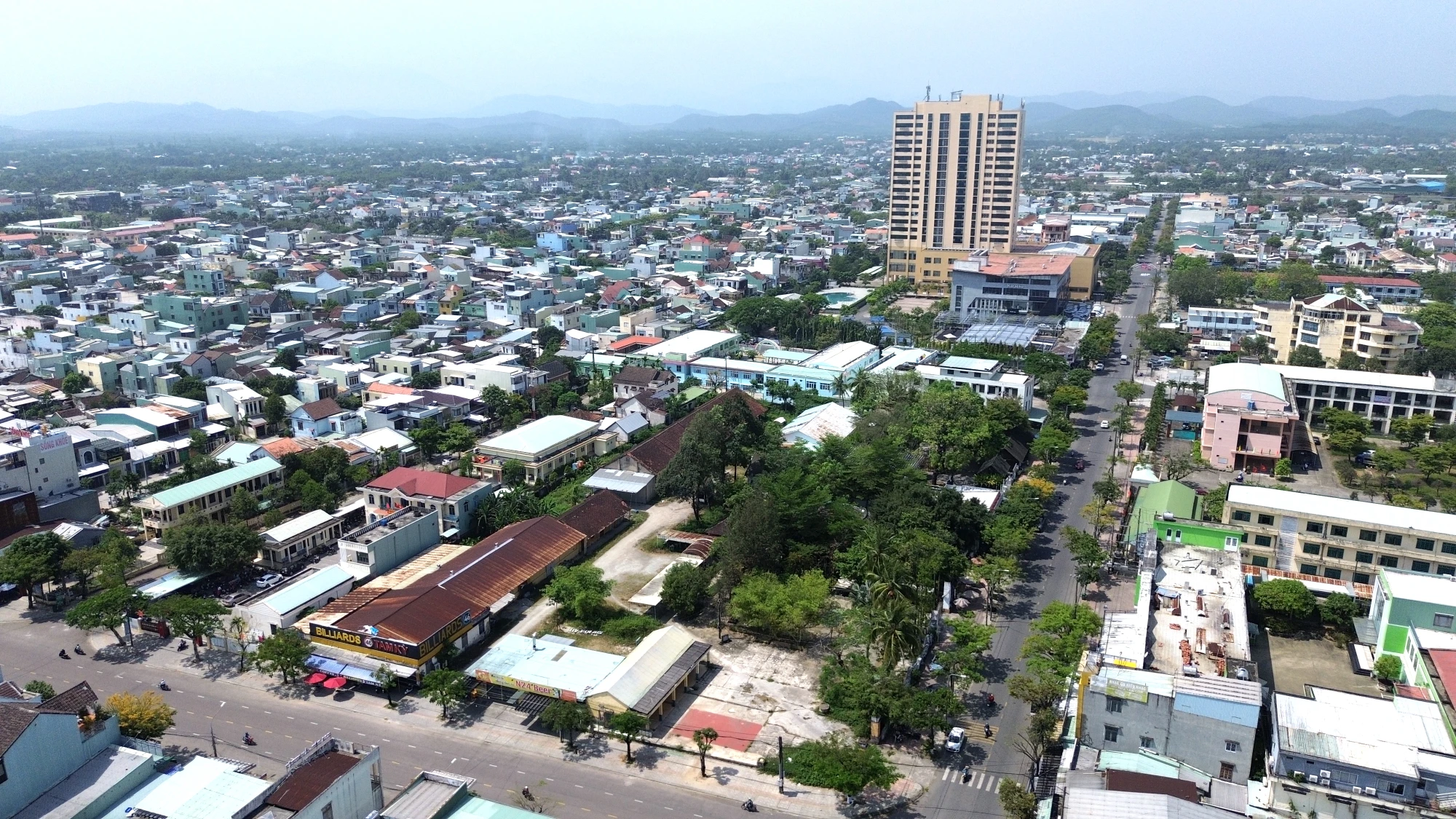 de-xuat-khu-thuong-mai-tu-do-lang-dai-hoc-vao-nui-thanh-tam-ky-2.JPG