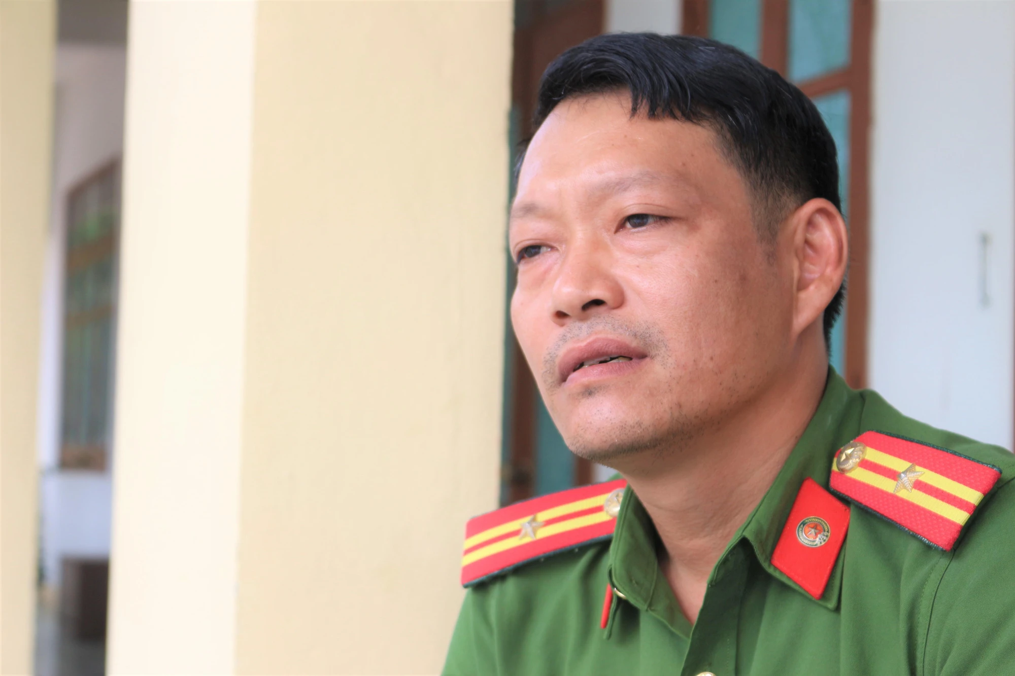 Thiếu tá Nguyễn Duy Chung nhớ lại câu chuyện về những học trò đặc biệt. Thiếu tá Nguyễn Duy Chung nhớ lại câu chuyện về những học trò đặc biệt.