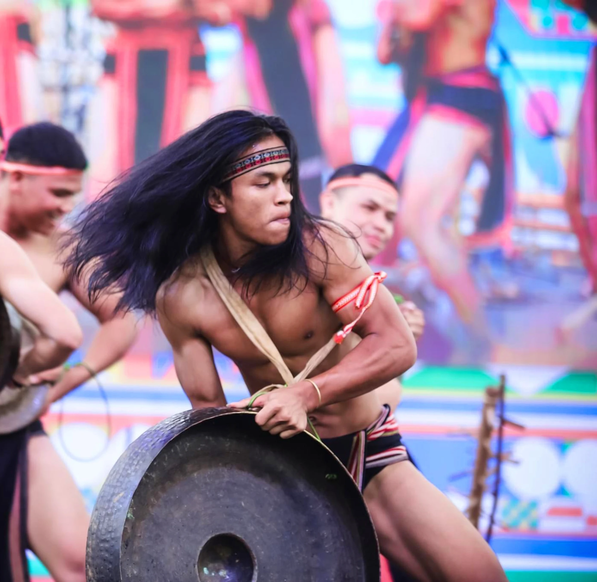 chang-tarzan-tay-nguyen 3.jpg