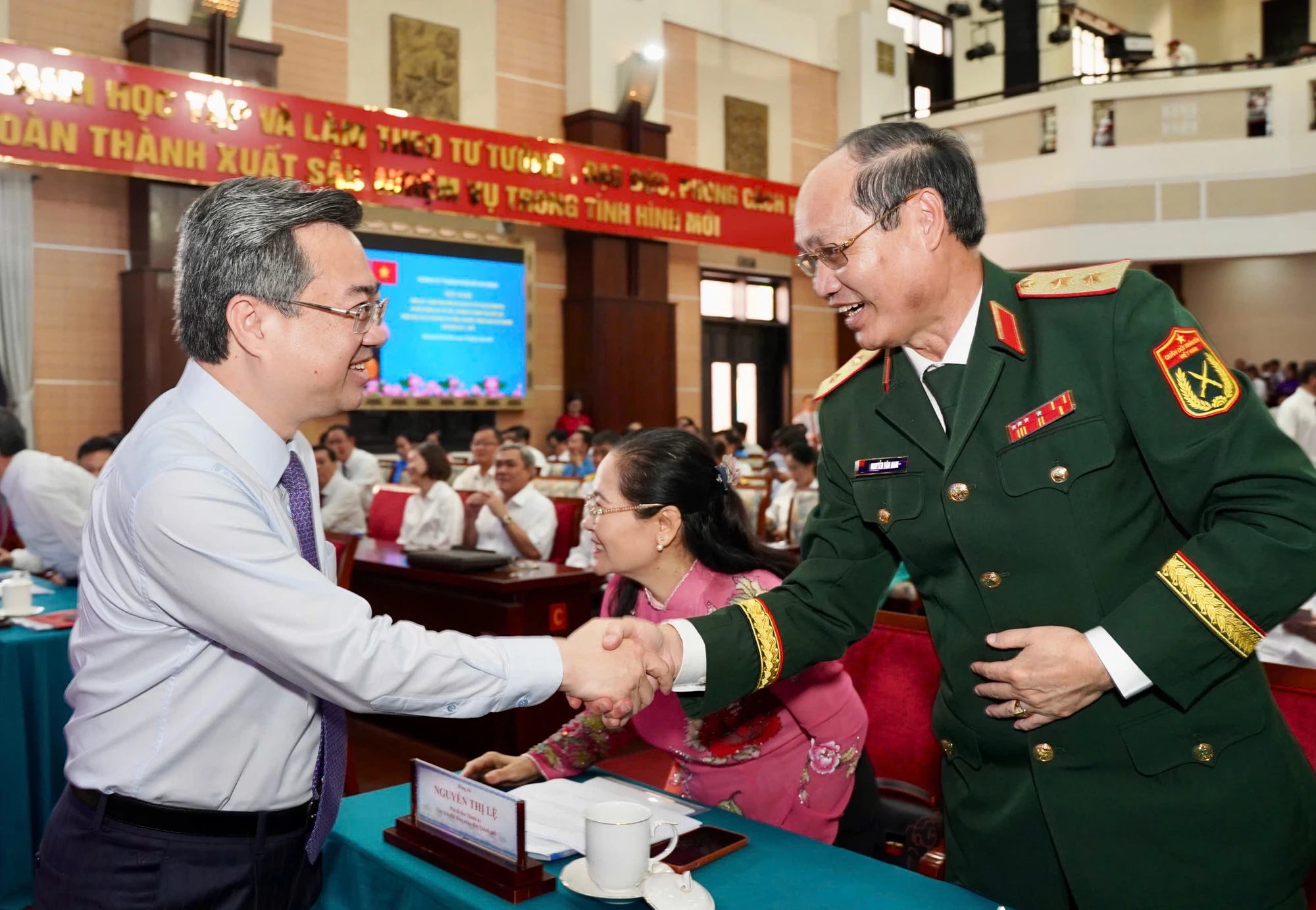 guong-hoc-tap-va-lam-theo-guong-chu-tich-ho-chi-minh1.JPG
