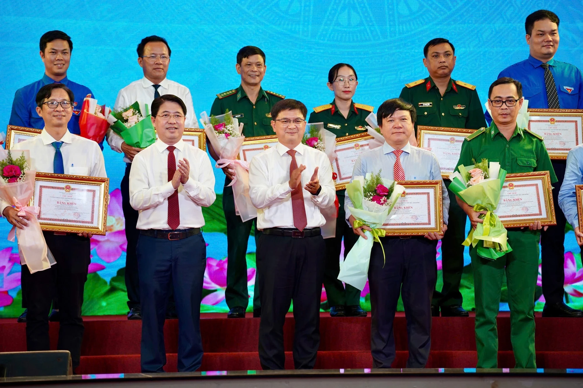 guong-hoc-tap-va-lam-theo-guong-chu-tich-ho-chi-minh14.JPG