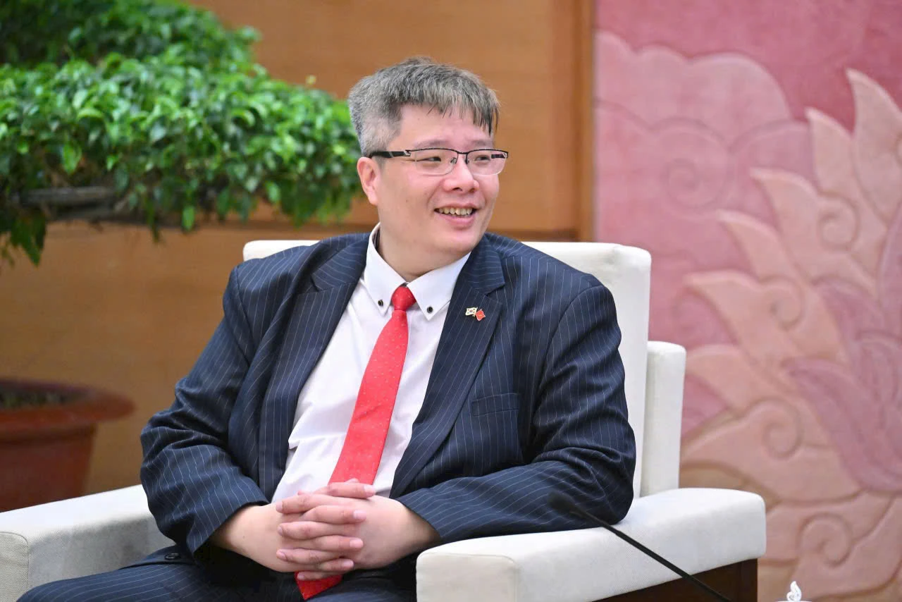 gop-y-van-kien-dai-hoi-XIV-ong-Tran-hai-linh.jpg