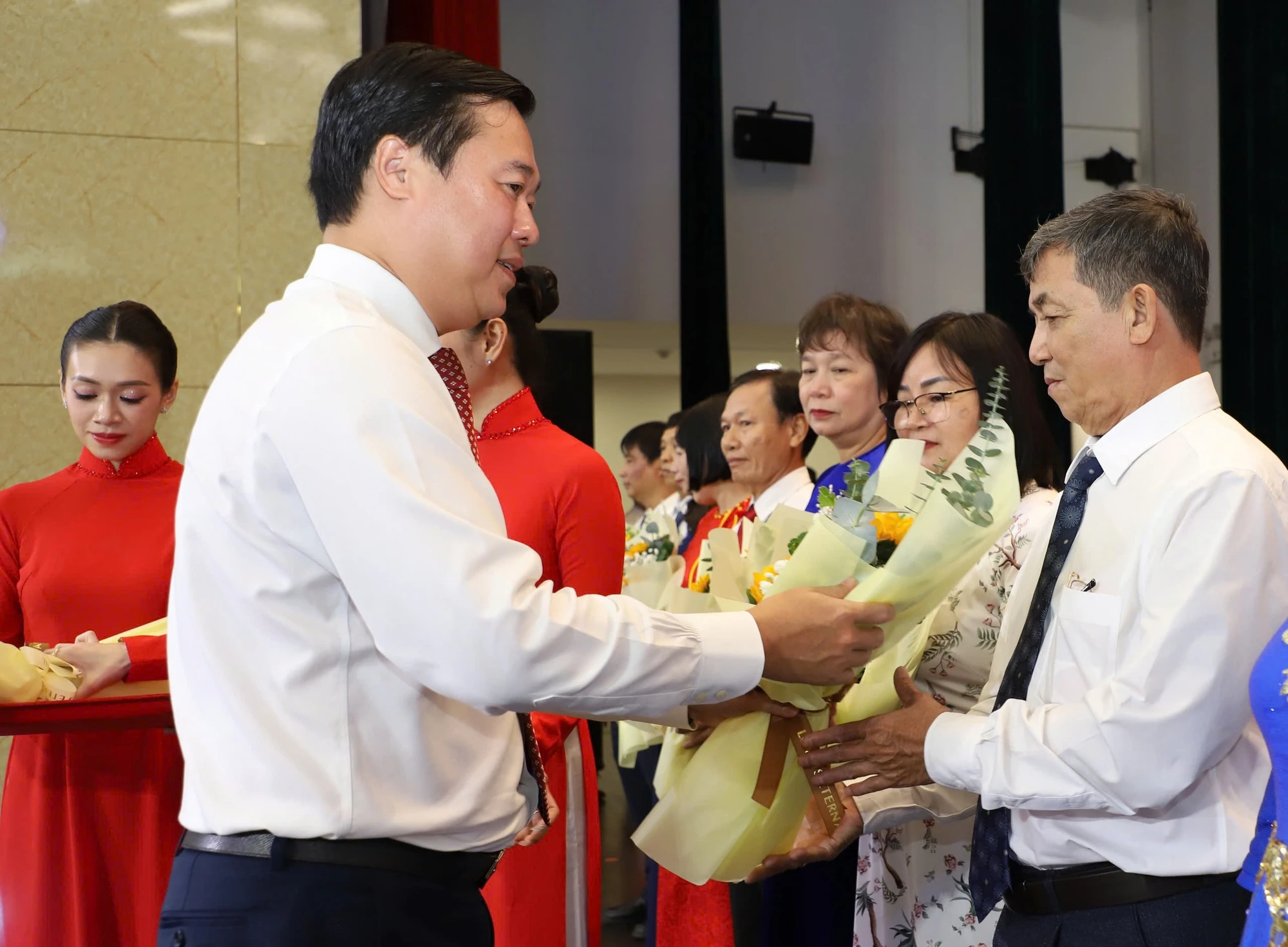 bi-thu-chi-bo-tphcm.jpg