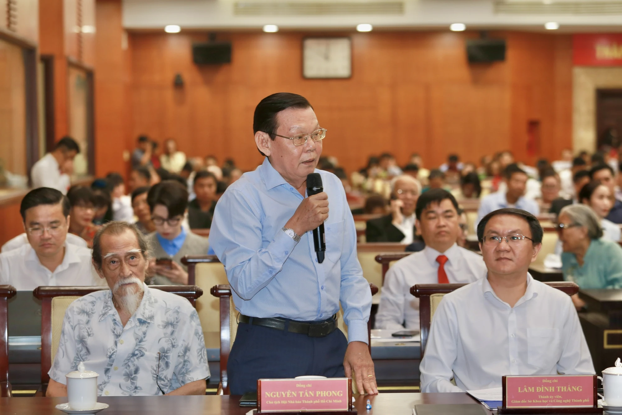 TPHCM-hop-mat-van-nghe-si-bao-chi 4.jpg