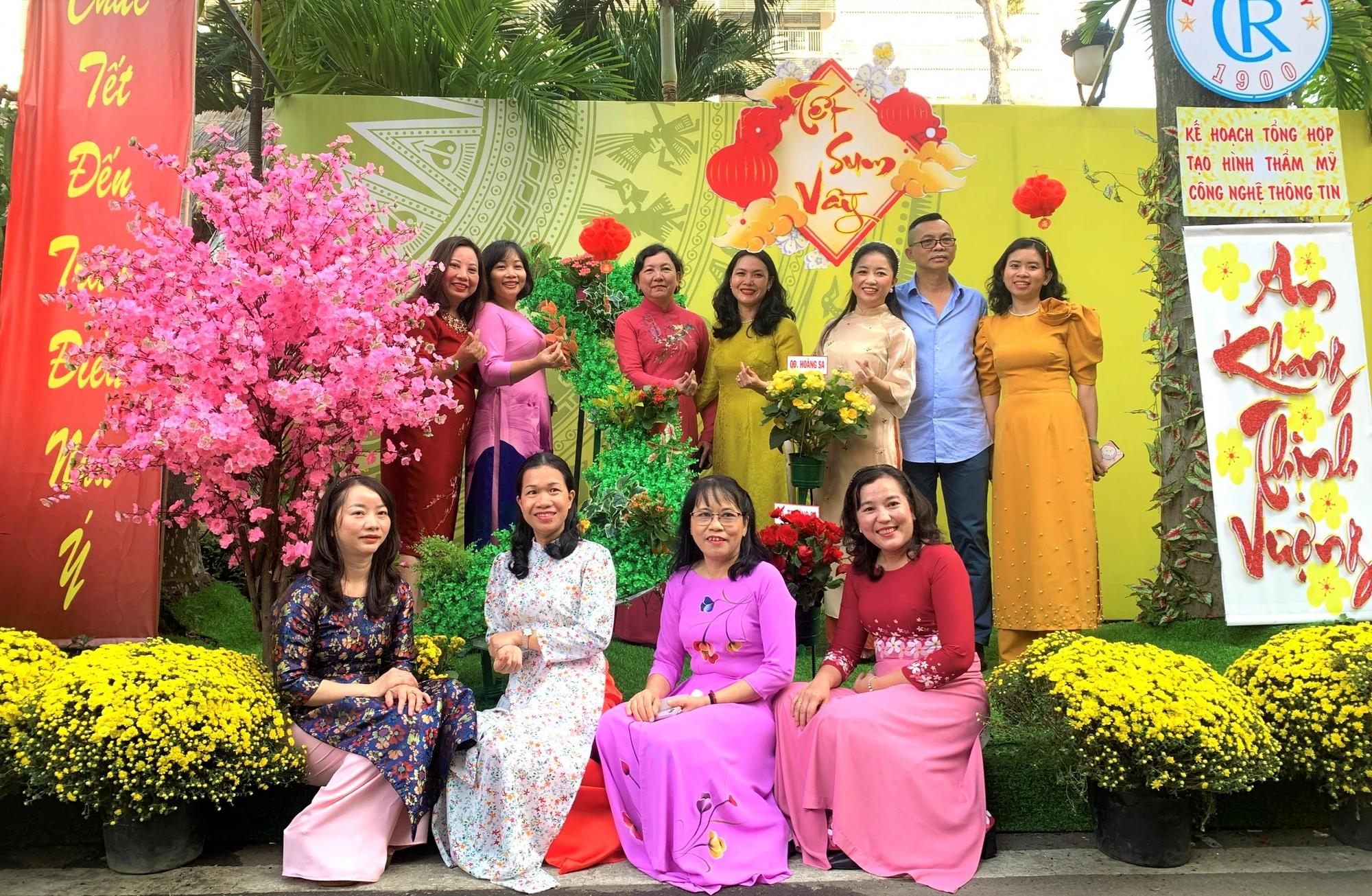 Bệnh viện Chợ Rẫy khai mạc đường hoa xuân với chủ đề Xuân nghĩa tình. Ảnh: THẢO PHƯƠNG