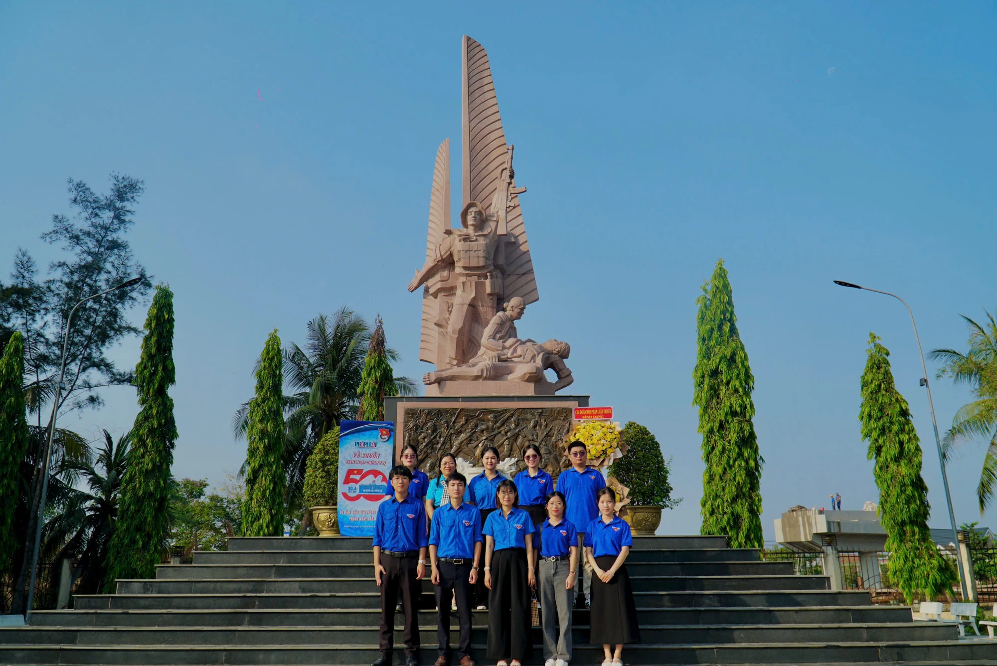 bao-phap-luat-tphcm-9.jpg