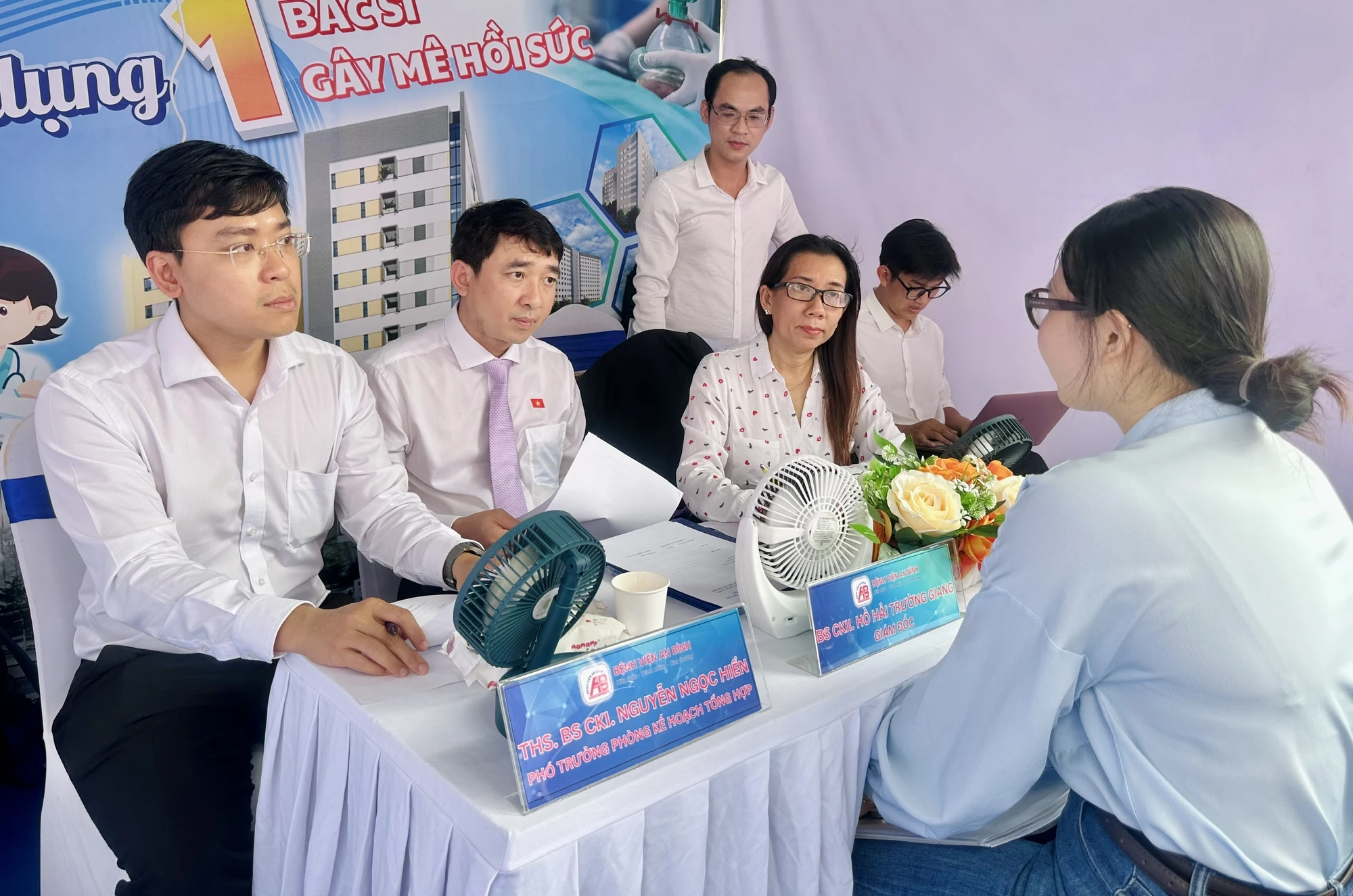 ngay-hoi-viec-lam4.jpg