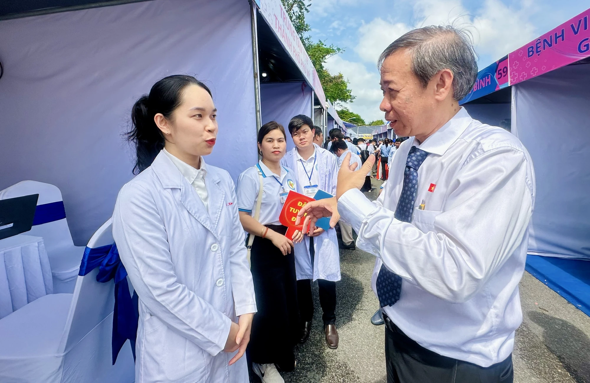ngay-hoi-viec-lam5.jpg