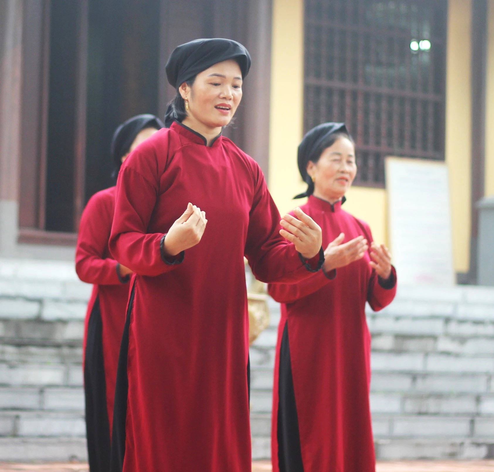 ve-dat-to-nghe-nghe-nhan-hat-xoan-loi-co-5.JPG
