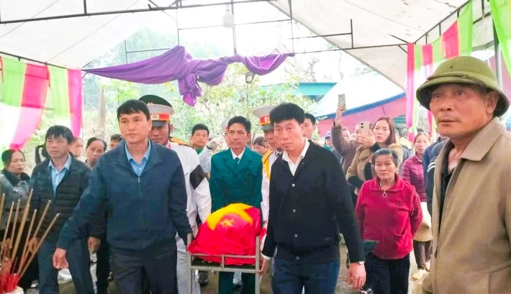 ang-marin-nguoi-di-tim-than-nhan-cho-liet-si.jpg