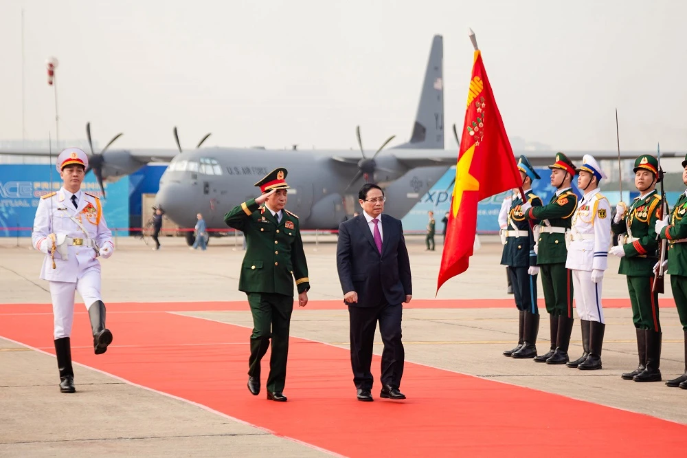 nhung-hinh-anh-khoanh-khac-an-tuong-tai-khai-mac-trien-lam-quoc-phong-quoc-te-viet-nam.jpg