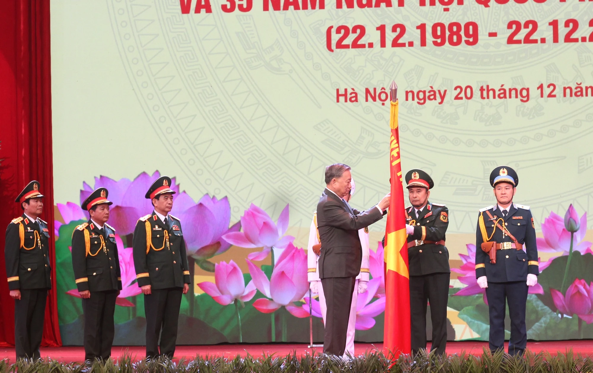 tong-bi-thu-to-lam-quan-doi-luon-luon-dong-cam-cong-kho-voi-nhan-dan-1.2.JPG