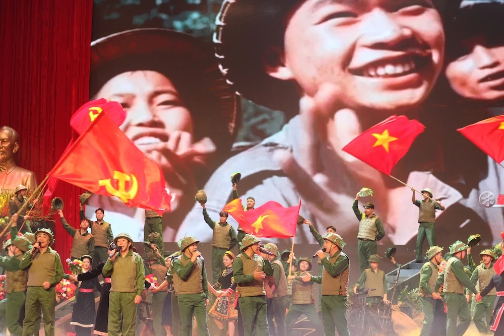 tong-bi-thu-to-lam-quan-doi-luon-luon-dong-cam-cong-kho-voi-nhan-dan-3.JPG
