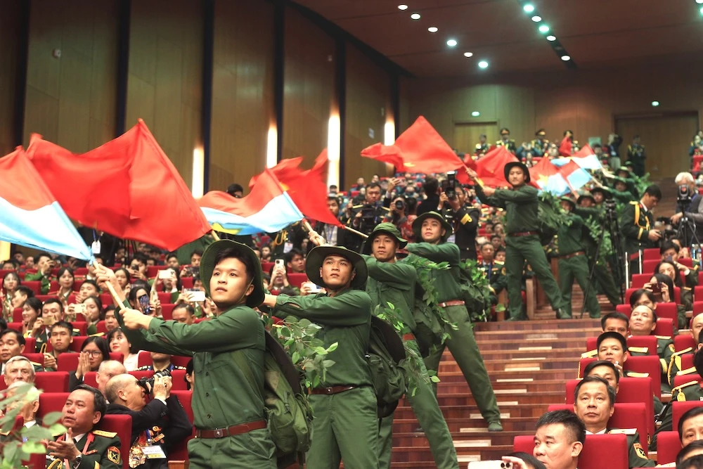 tong-bi-thu-to-lam-quan-doi-luon-luon-dong-cam-cong-kho-voi-nhan-dan-6.JPG