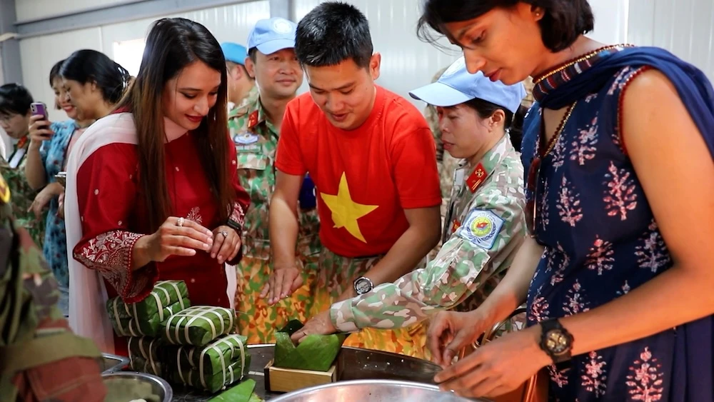 khong-khi-don-tet-co-truyen-cua-dan-toc-cua-nhung-nguoi-linh-o-chau-phi-7.jpg