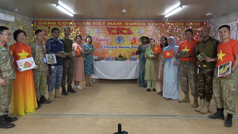khong-khi-don-tet-co-truyen-cua-dan-toc-cua-nhung-nguoi-linh-o-chau-phi-8.JPG