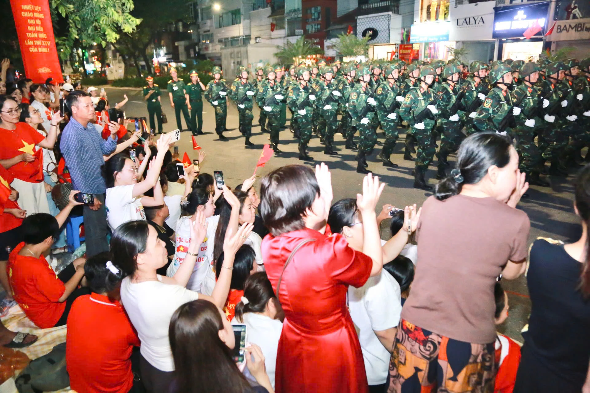 Toàn cảnh tổng hợp luyện diễu binh, diễu hành lần 2 tại Quảng trường Ba Đình
