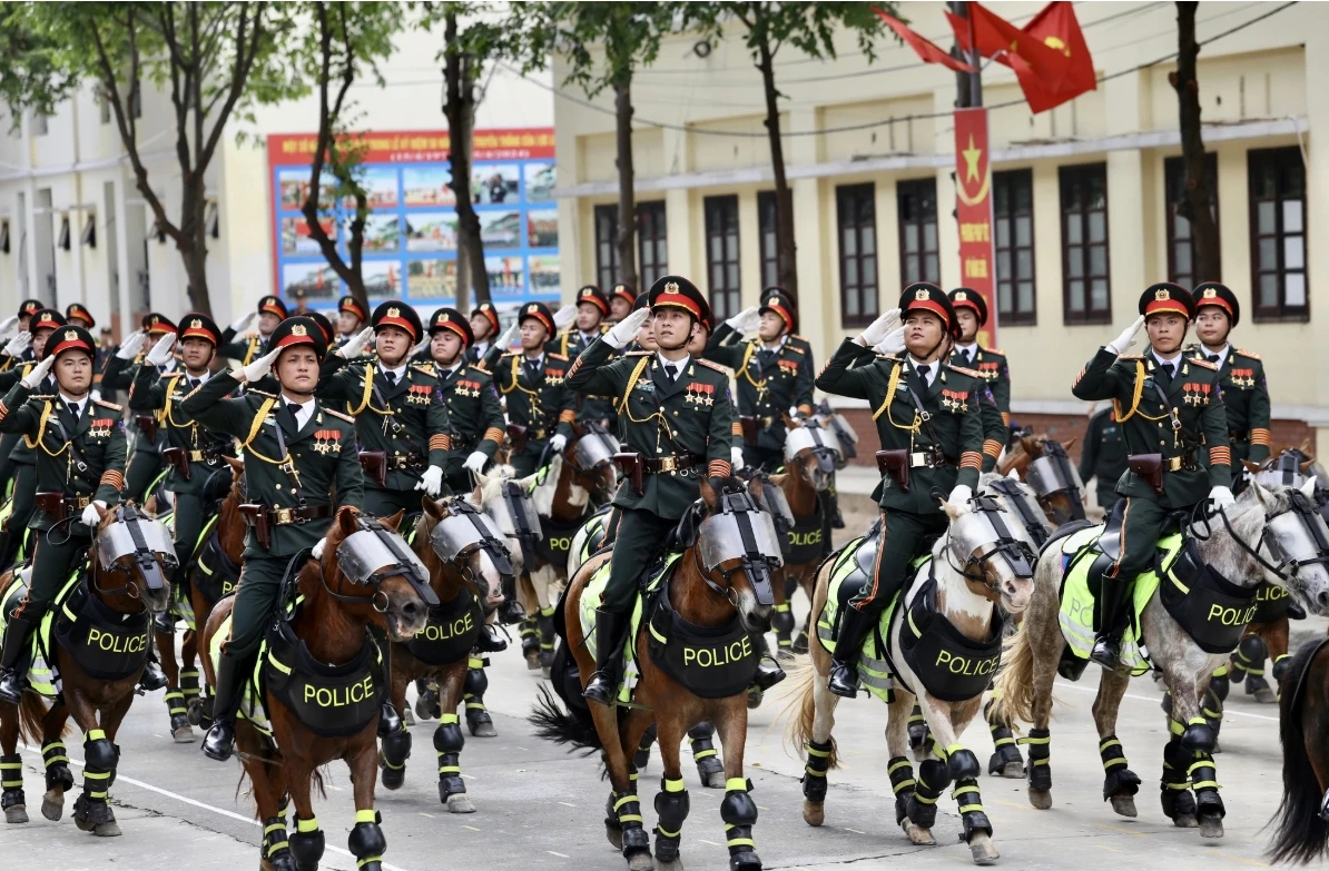 bo-truong-bo-cong-an-luc-luong-cong-an-se-giuong-moi-ang-ten-09.jpeg