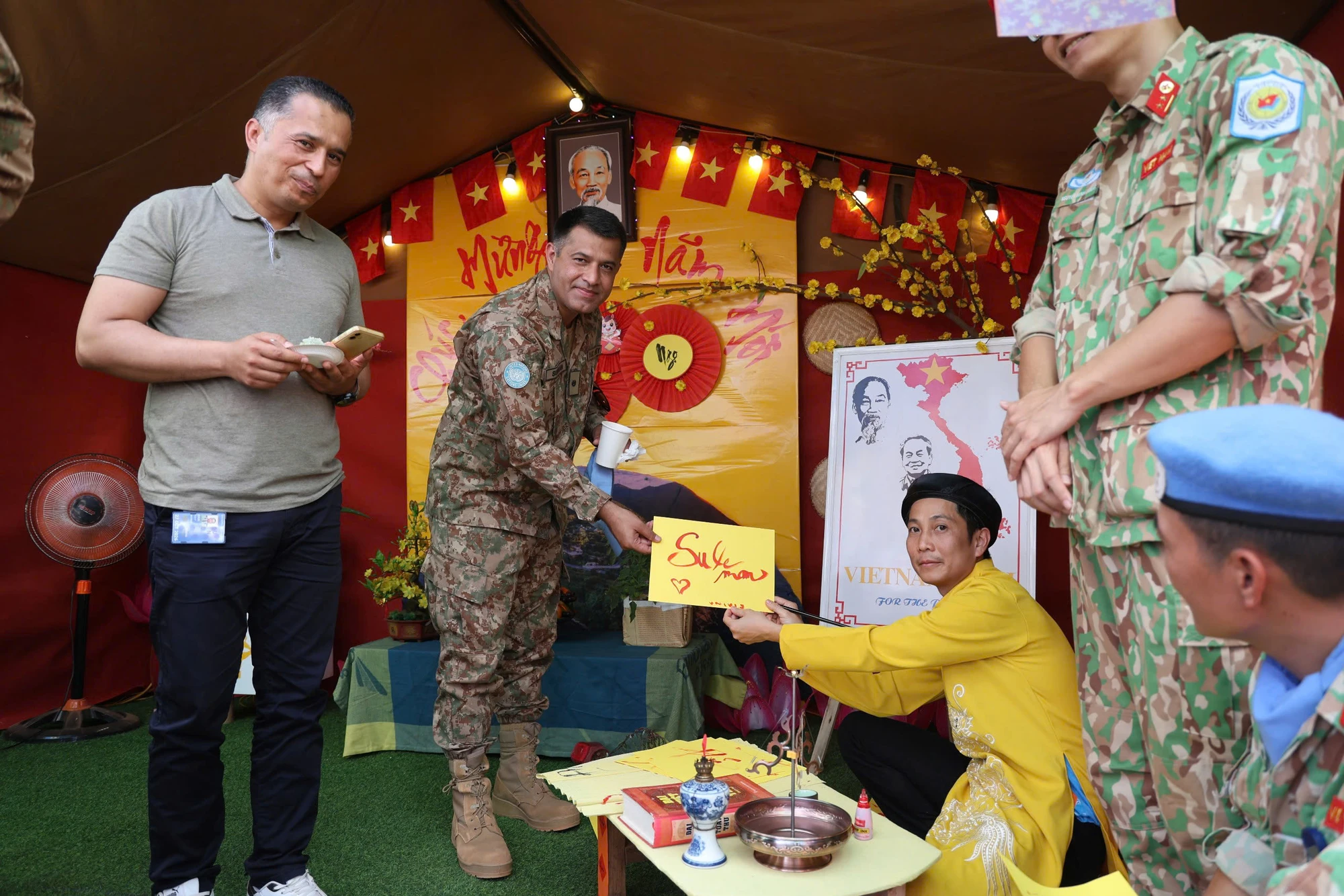 chien-si-mu-noi-xanh-viet-nam-don-tet-tai-vung-bat-on-o-nam-sudan-13.jpg