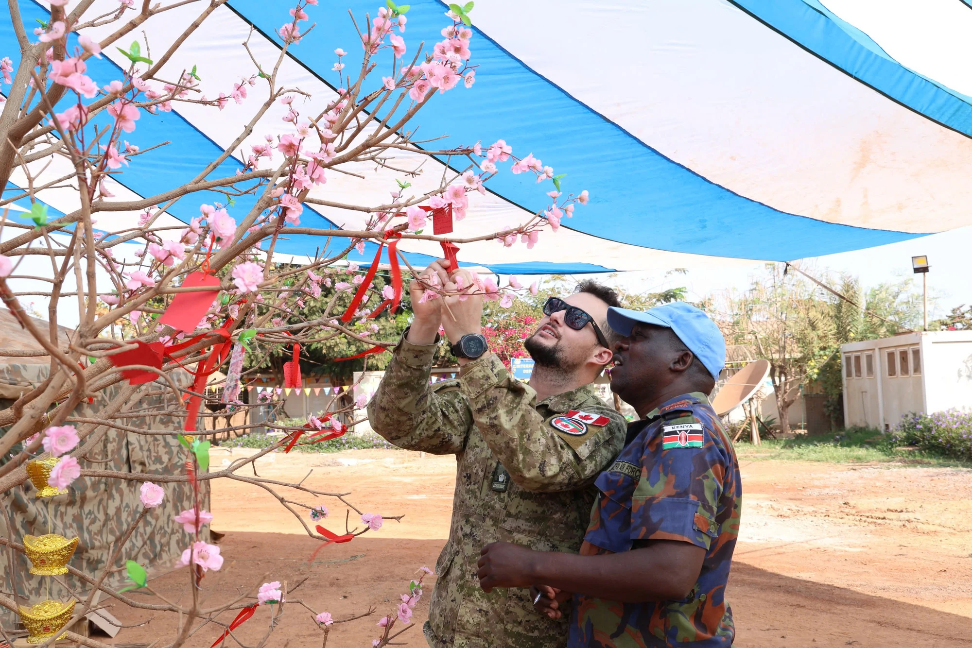 chien-si-mu-noi-xanh-viet-nam-don-tet-tai-vung-bat-on-o-nam-sudan-7.jpg