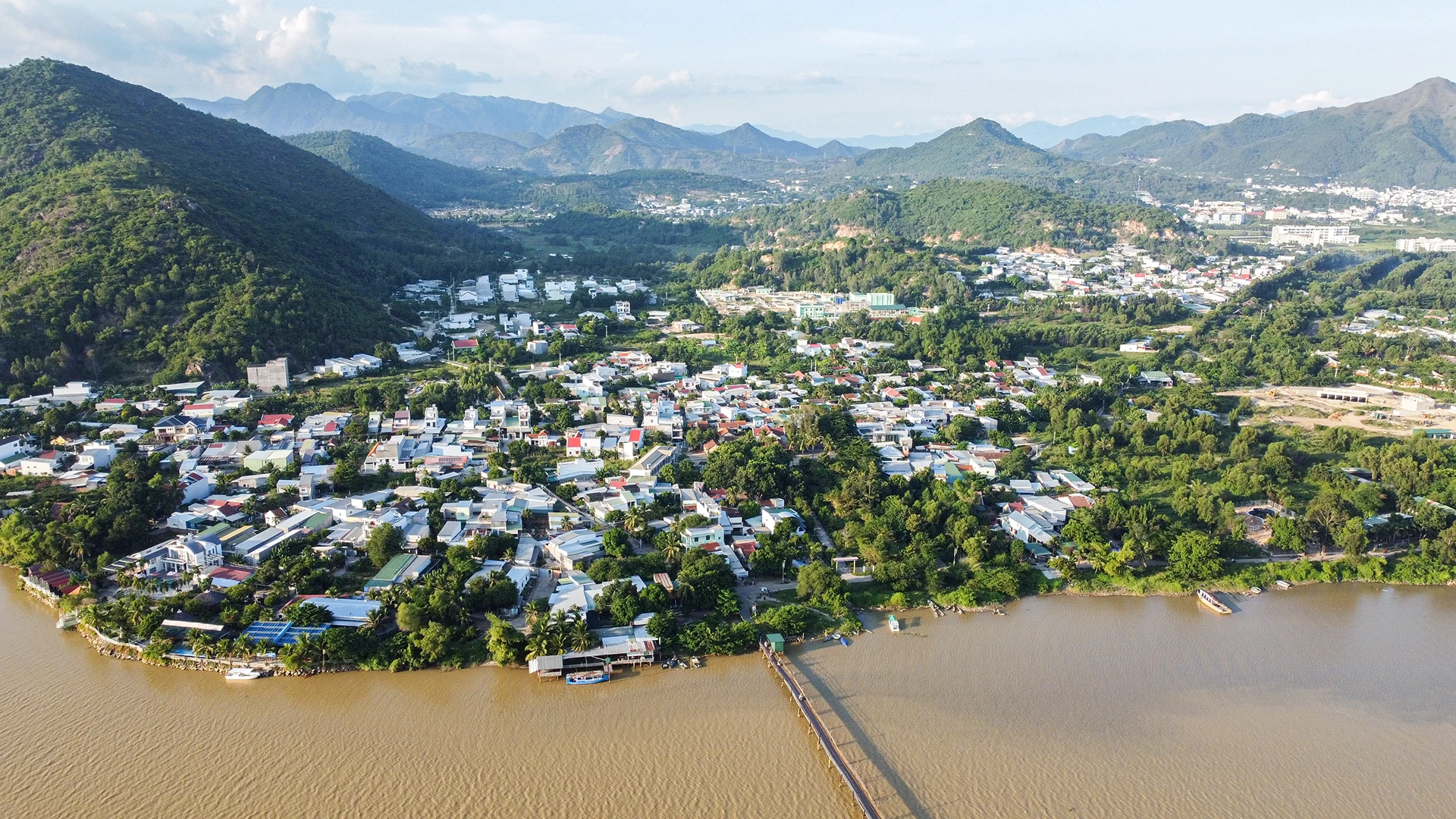cầu gỗ.jpg