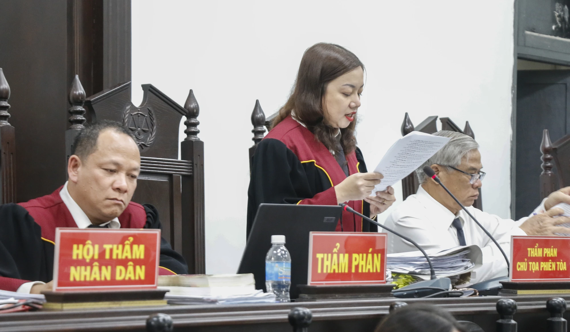 phiên tòa.jpg