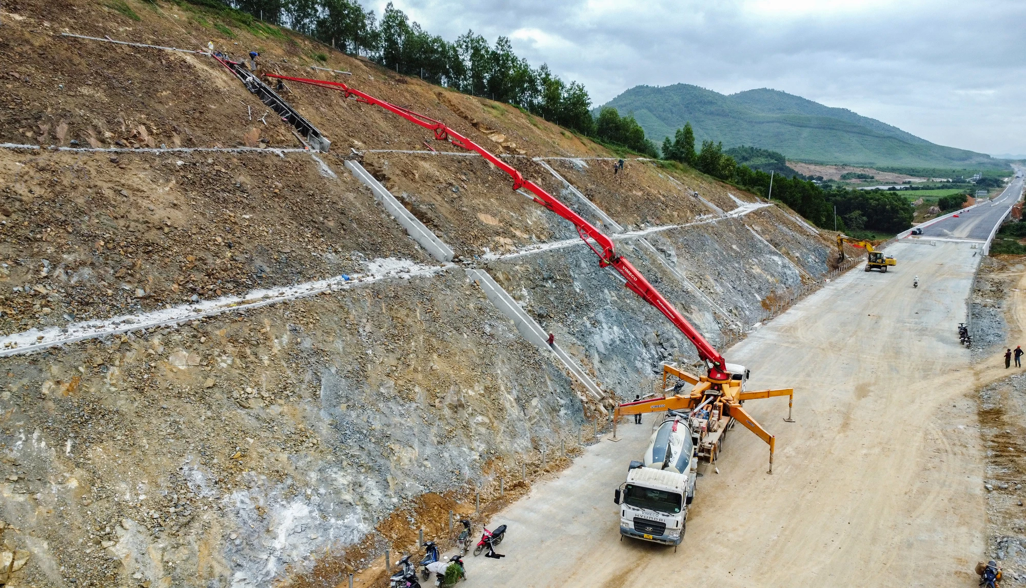 Cao tốc Vân Phong - Nha Trang đoạn qua xã Ninh Tân, thị xã Ninh Hòa.