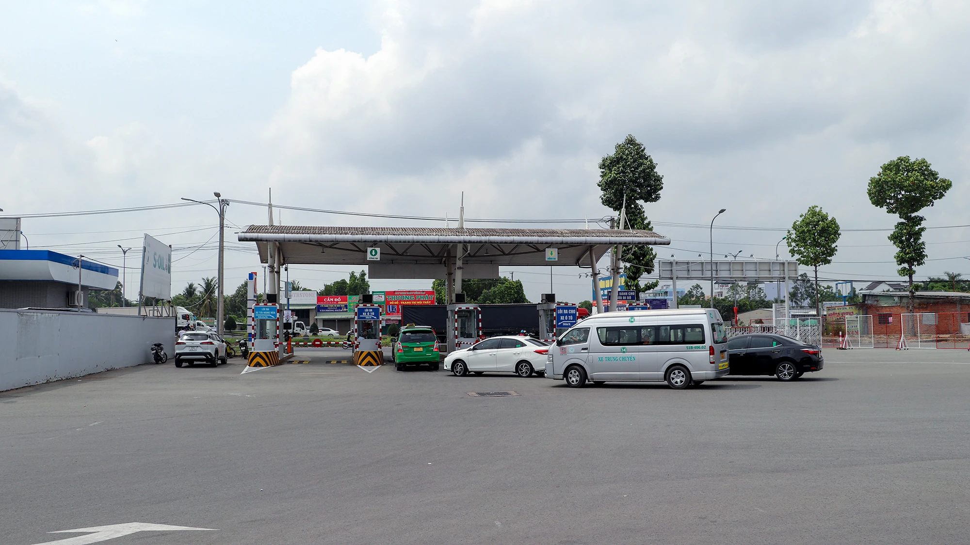Trong ngày 29-4, báo cáo của Sở GTVT TP Cần Thơ cho thấy trên địa bàn chưa ghi nhận tình trạng xe dù, bến cóc, phương tiện chở quá hành khách theo quy định. Trong ngày 29-4, báo cáo của Sở GTVT TP Cần Thơ cho thấy trên địa bàn chưa ghi nhận tình trạng xe dù, bến cóc, phương tiện chở quá hành khách theo quy định.