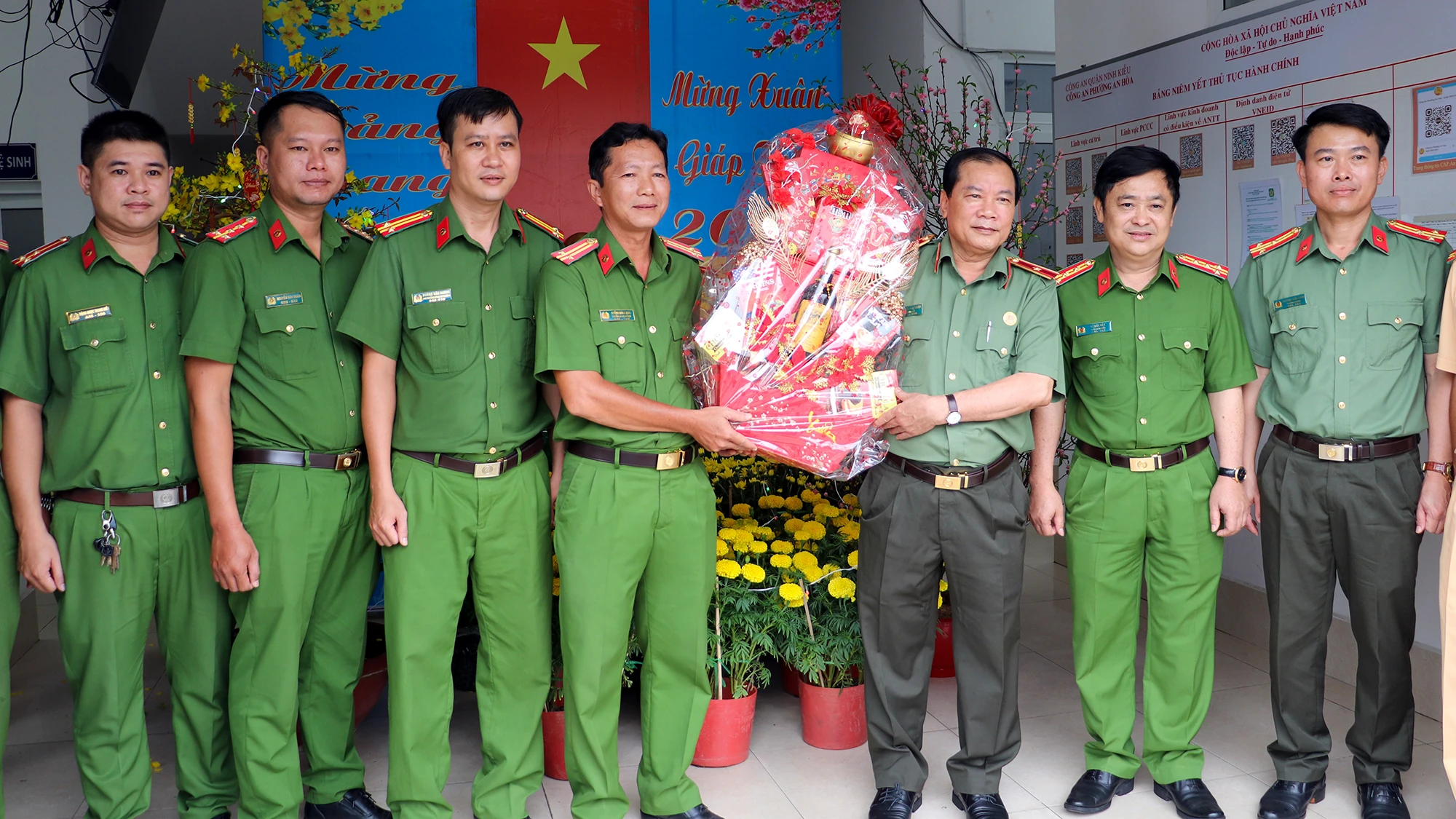 giam-doc-cong-an-tp-can-tho-kiem-tra-10.jpg