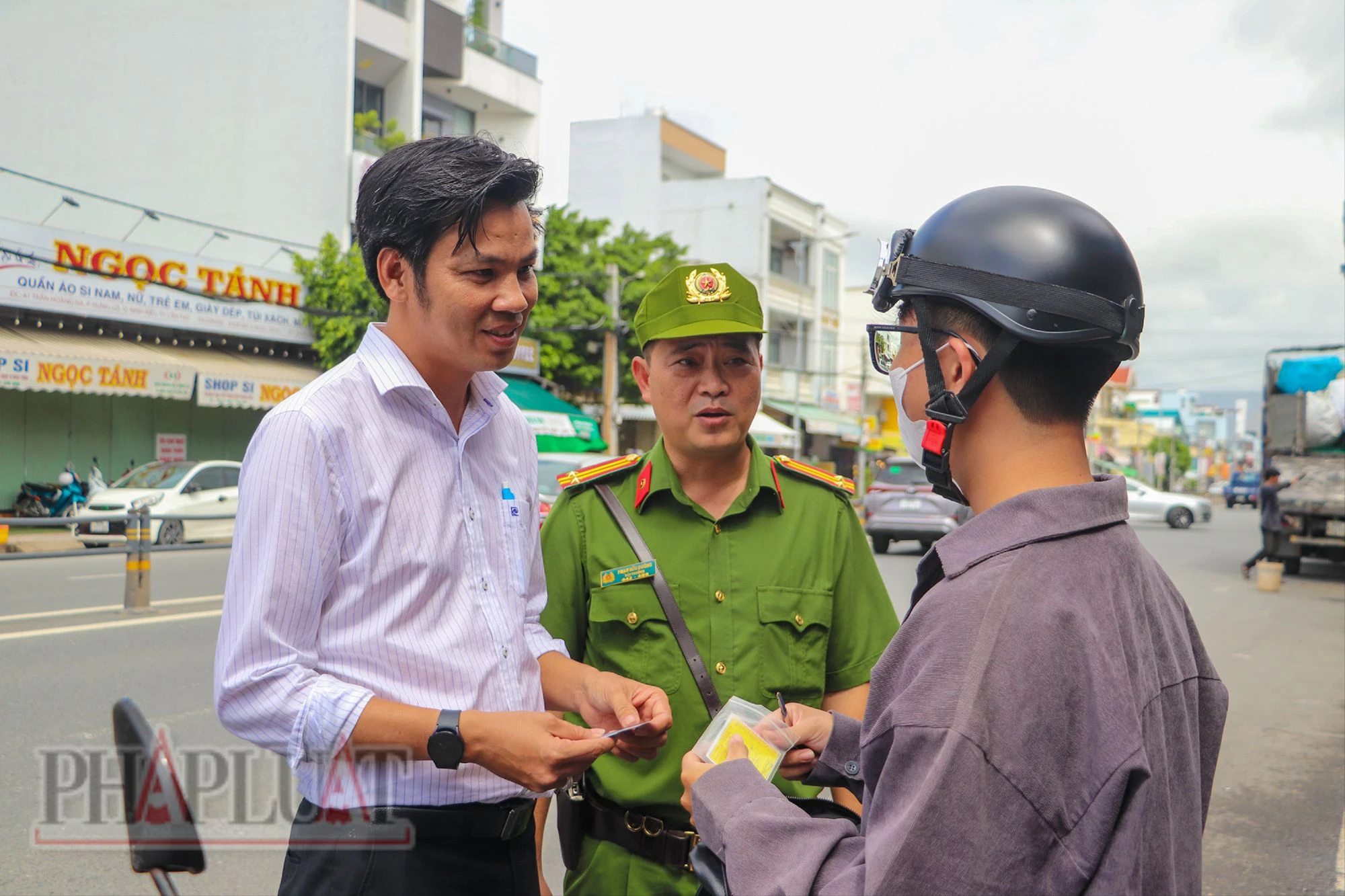 ban-atgt-tp-can-tho-kiem-tra-tran-hoang-na-6.jpg