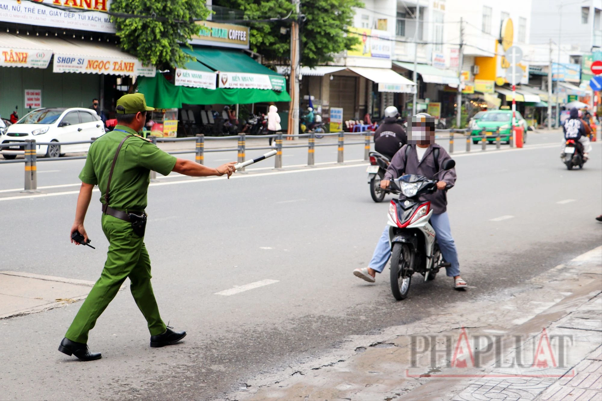 ban-atgt-tp-can-tho-kiem-tra-tran-hoang-na-7.jpg