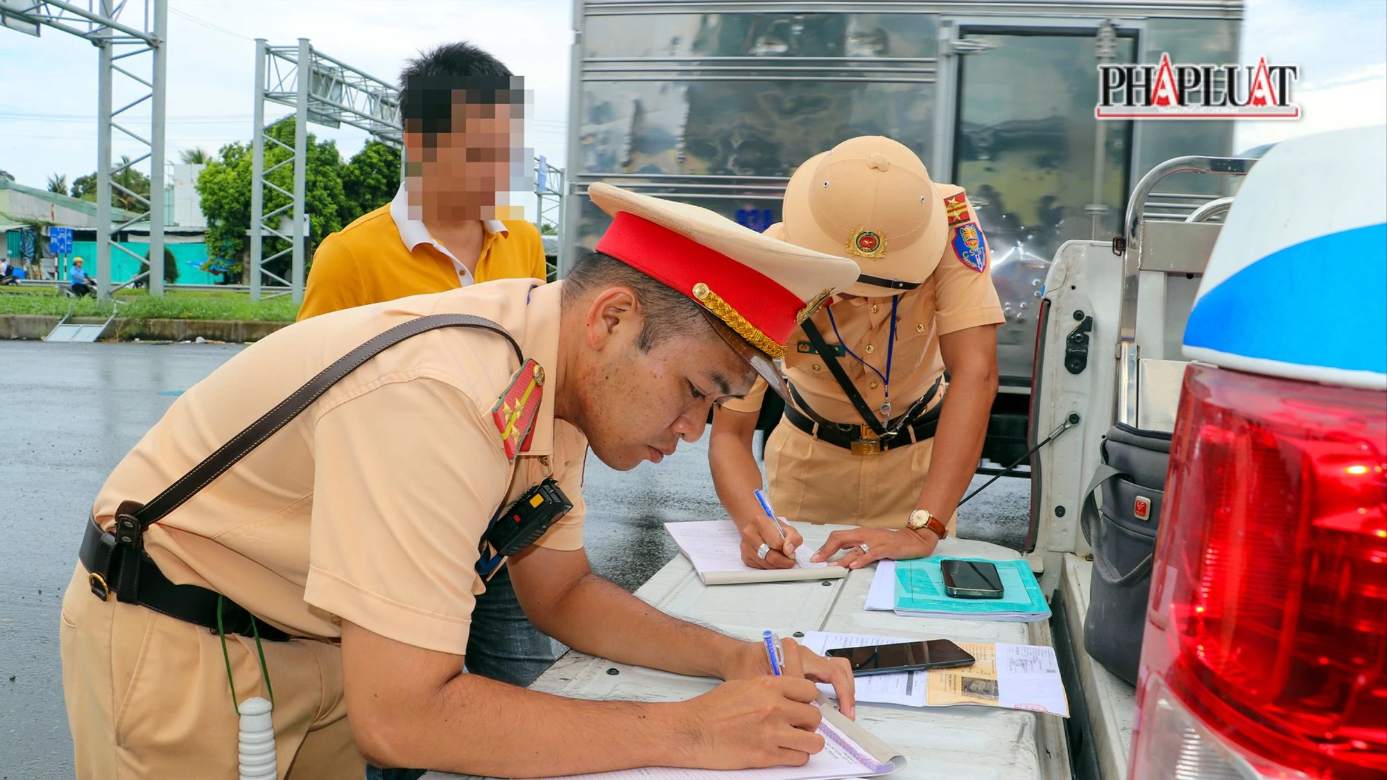 csgt-tp-can-tho-vong-xoay-quoc-lo-tran-hoang-na-10.jpg