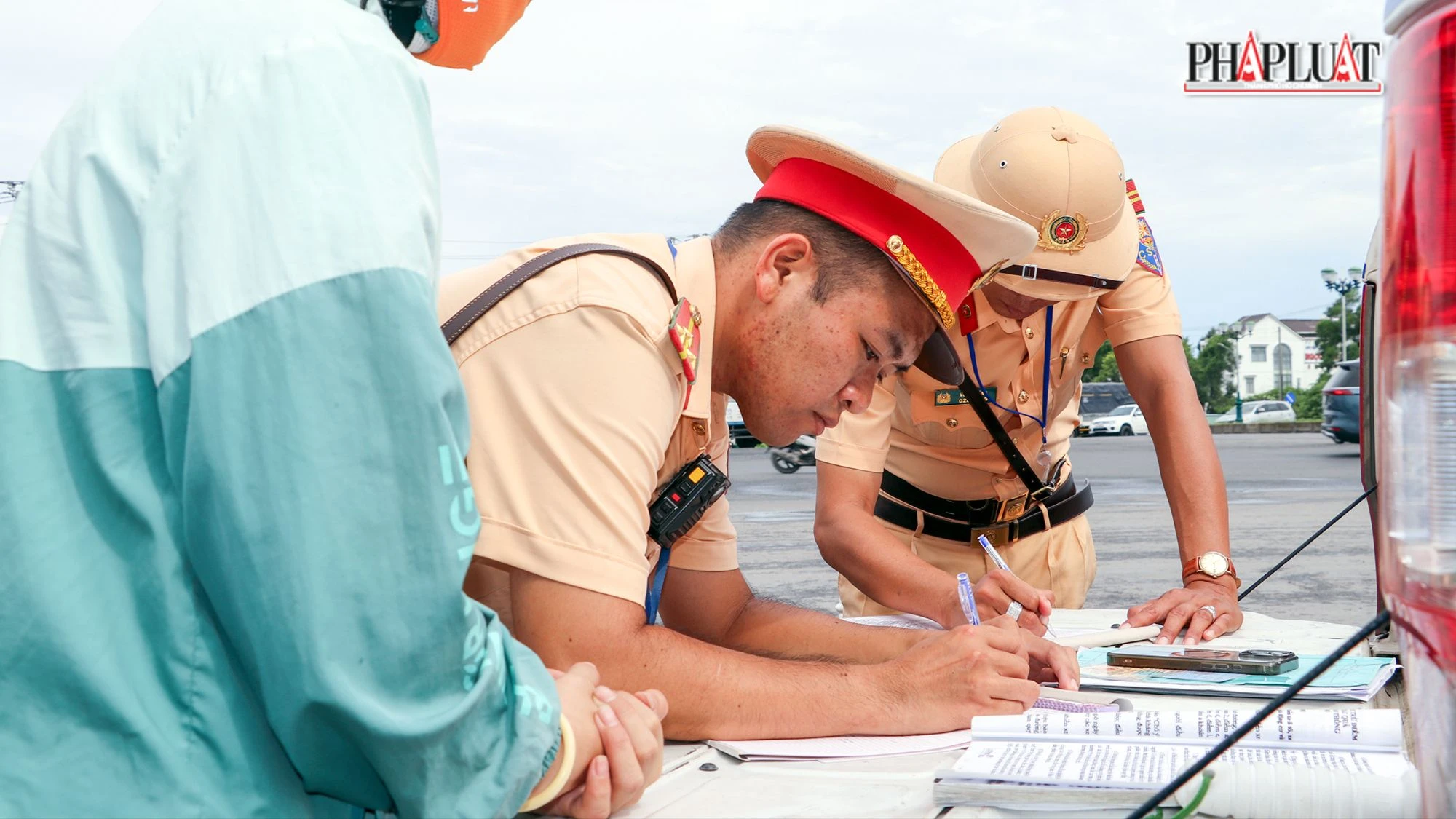 csgt-tp-can-tho-vong-xoay-quoc-lo-tran-hoang-na-17.jpg