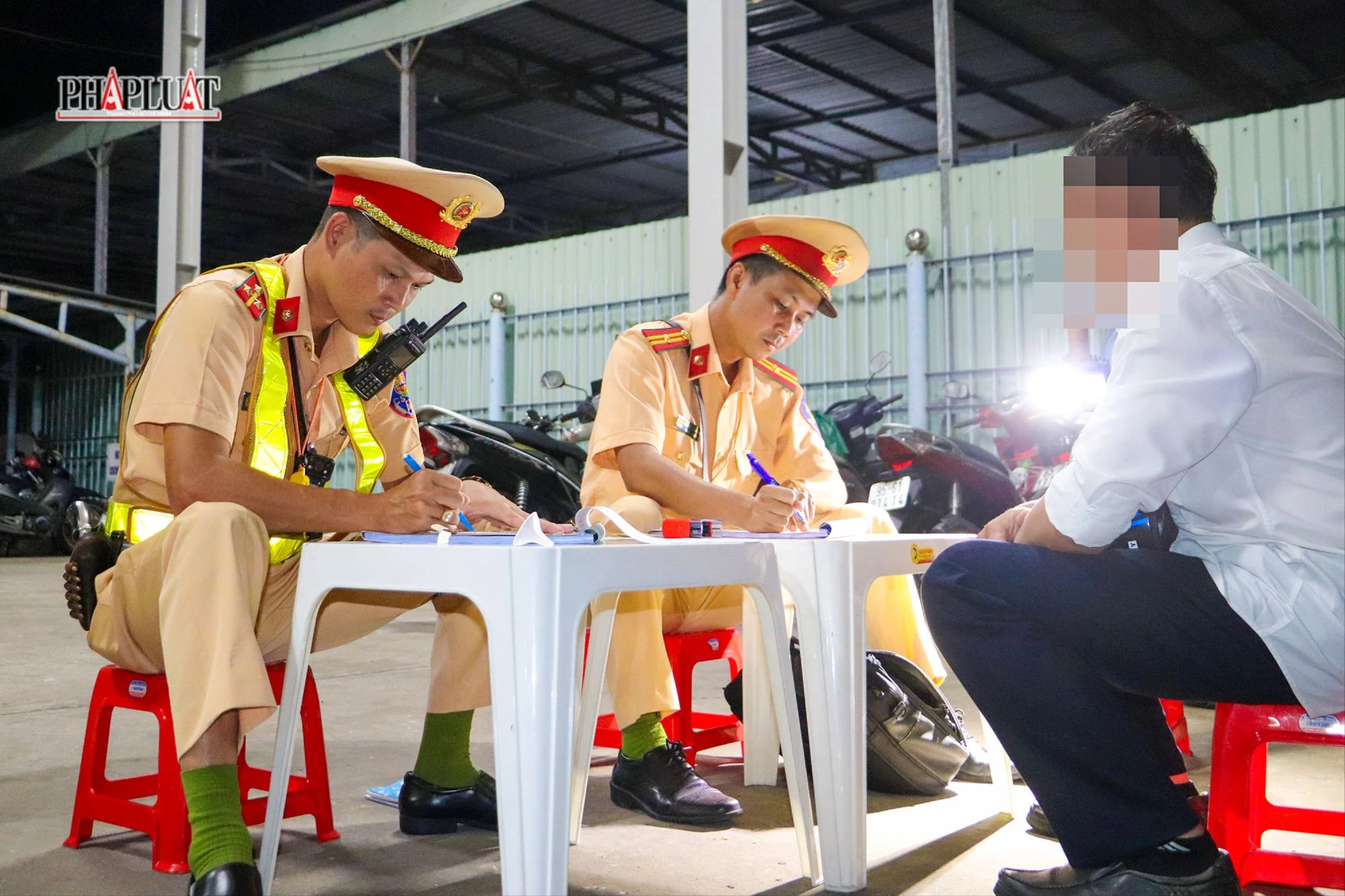 Nhiều người 'cù nhây' với CSGT Cần Thơ khi vi phạm nồng độ cồn 