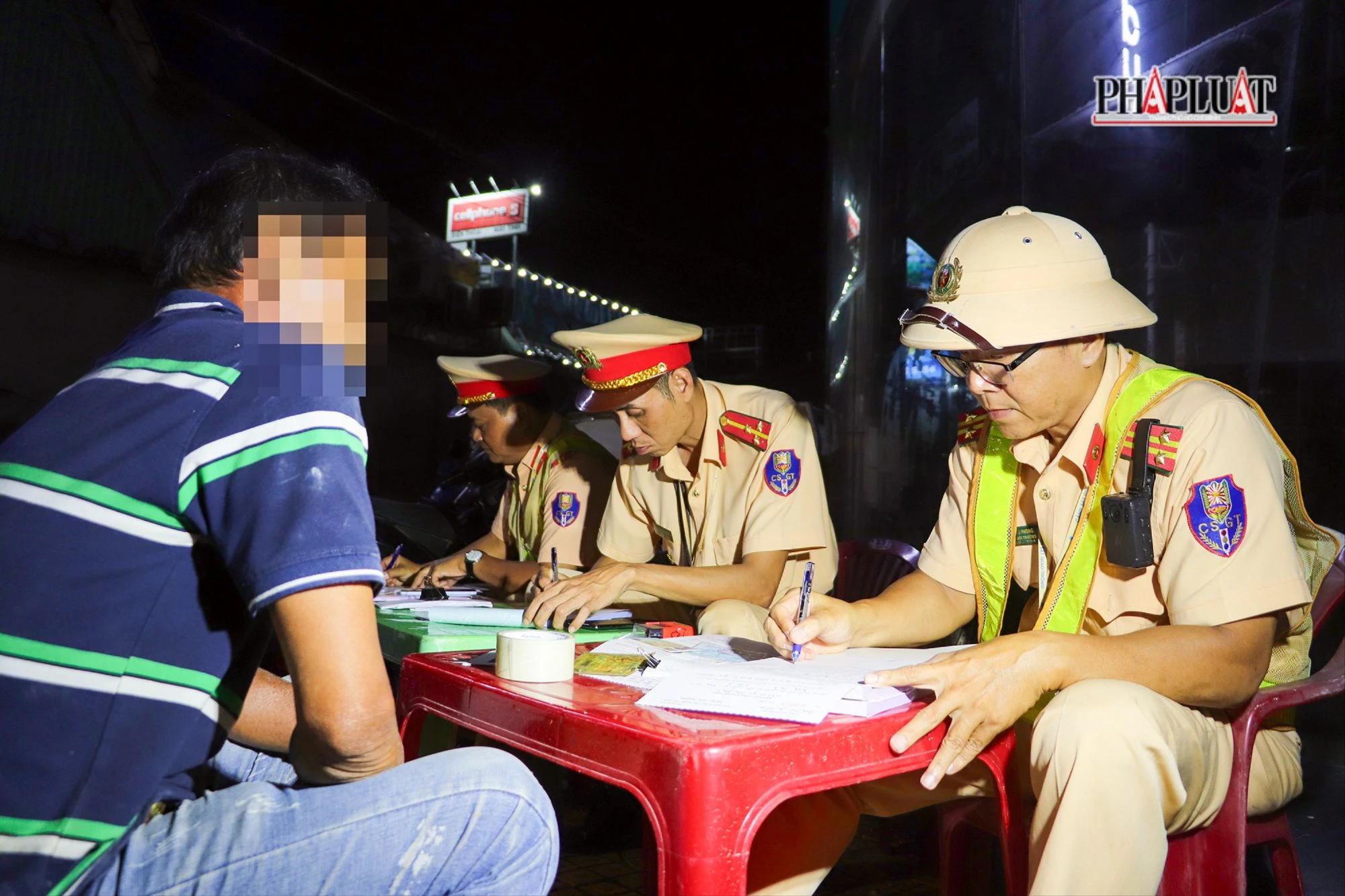 csgt-cong-an-tp-can-tho-nong-do-con-33.jpg