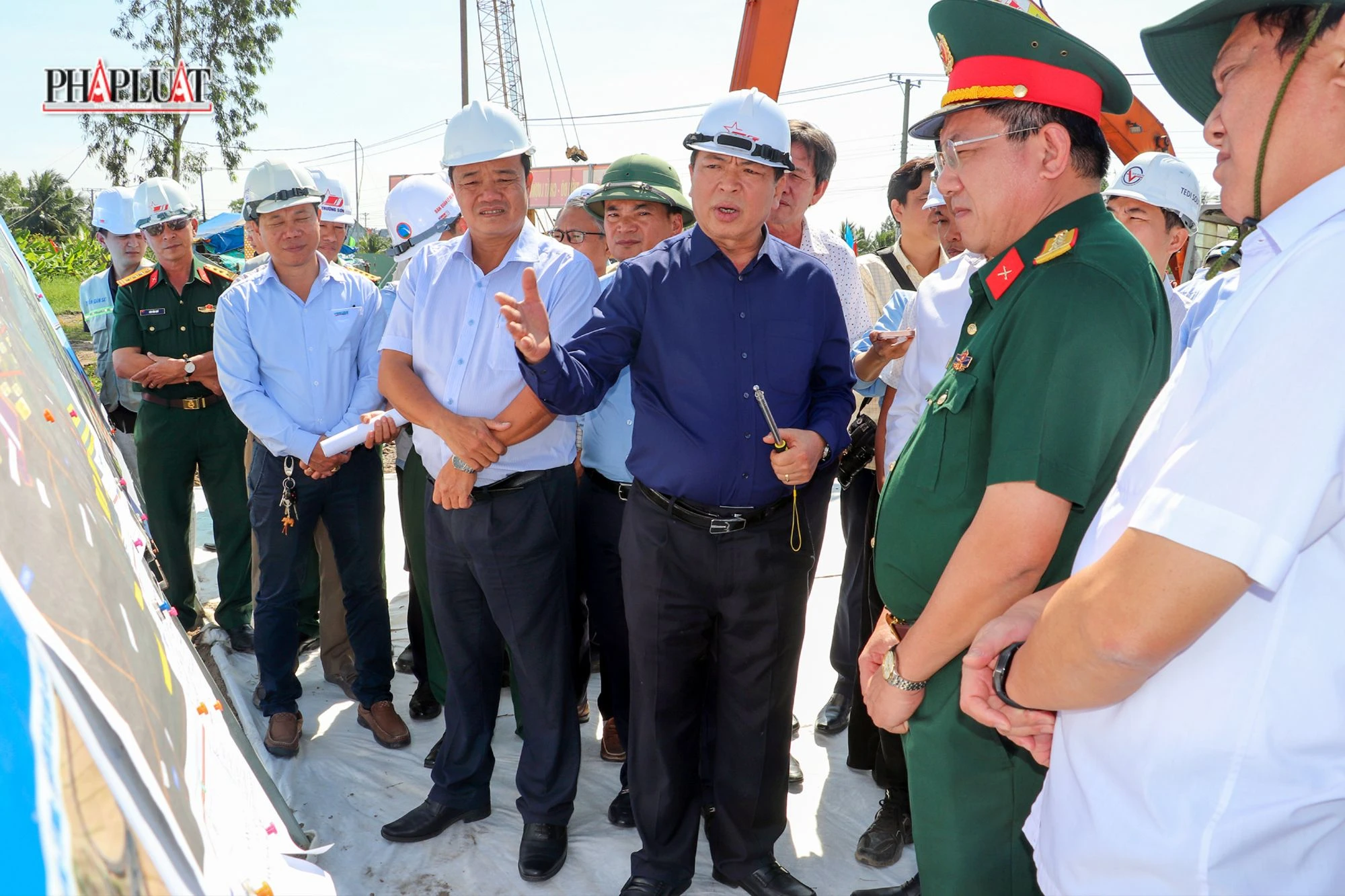 bo-truong-tran-hong-minh-cao-toc-ca-mau-cat-mui-6.jpg