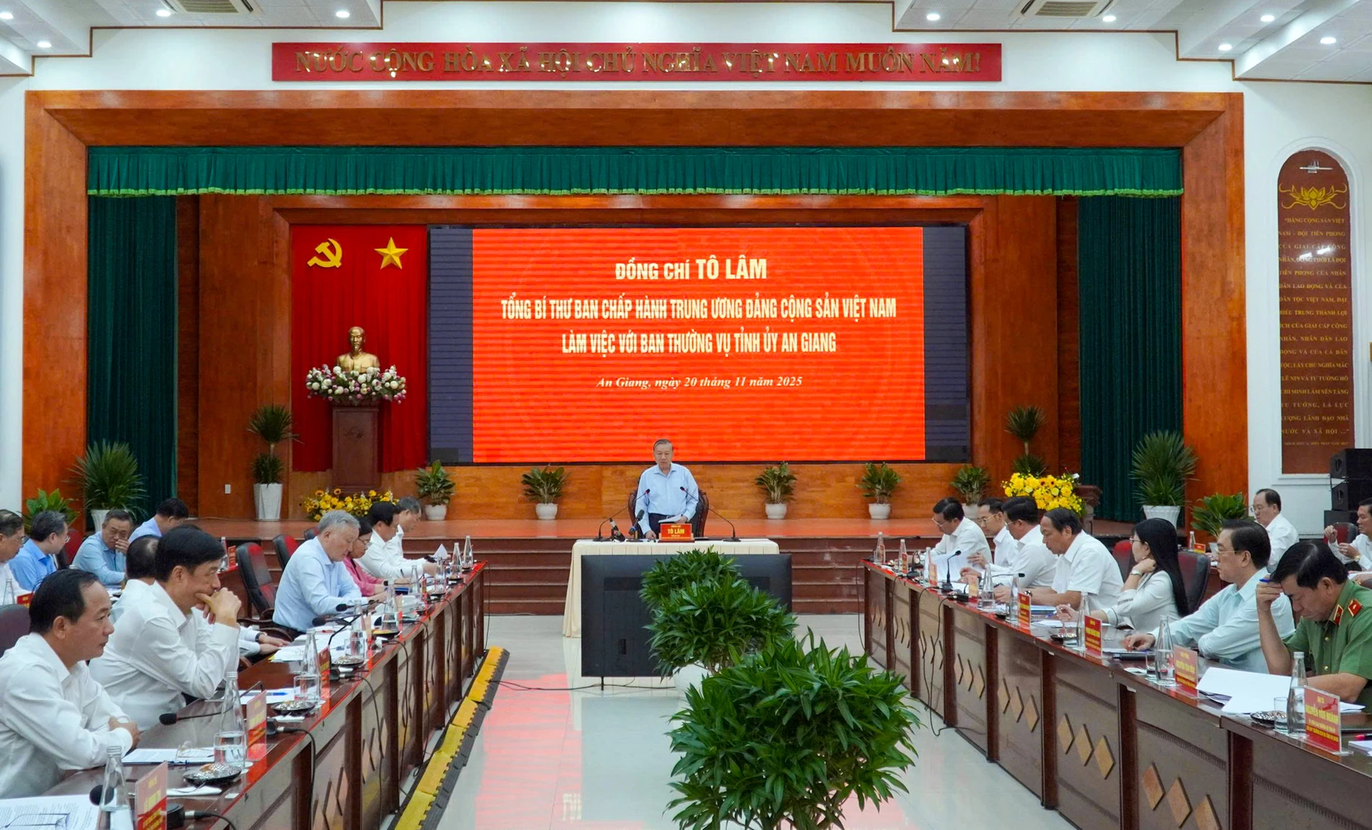 Tổng Bí thư Tô Lâm làm việc với Ban Thường vụ Tỉnh ủy An Giang_Ảnh: VS 1.jpg