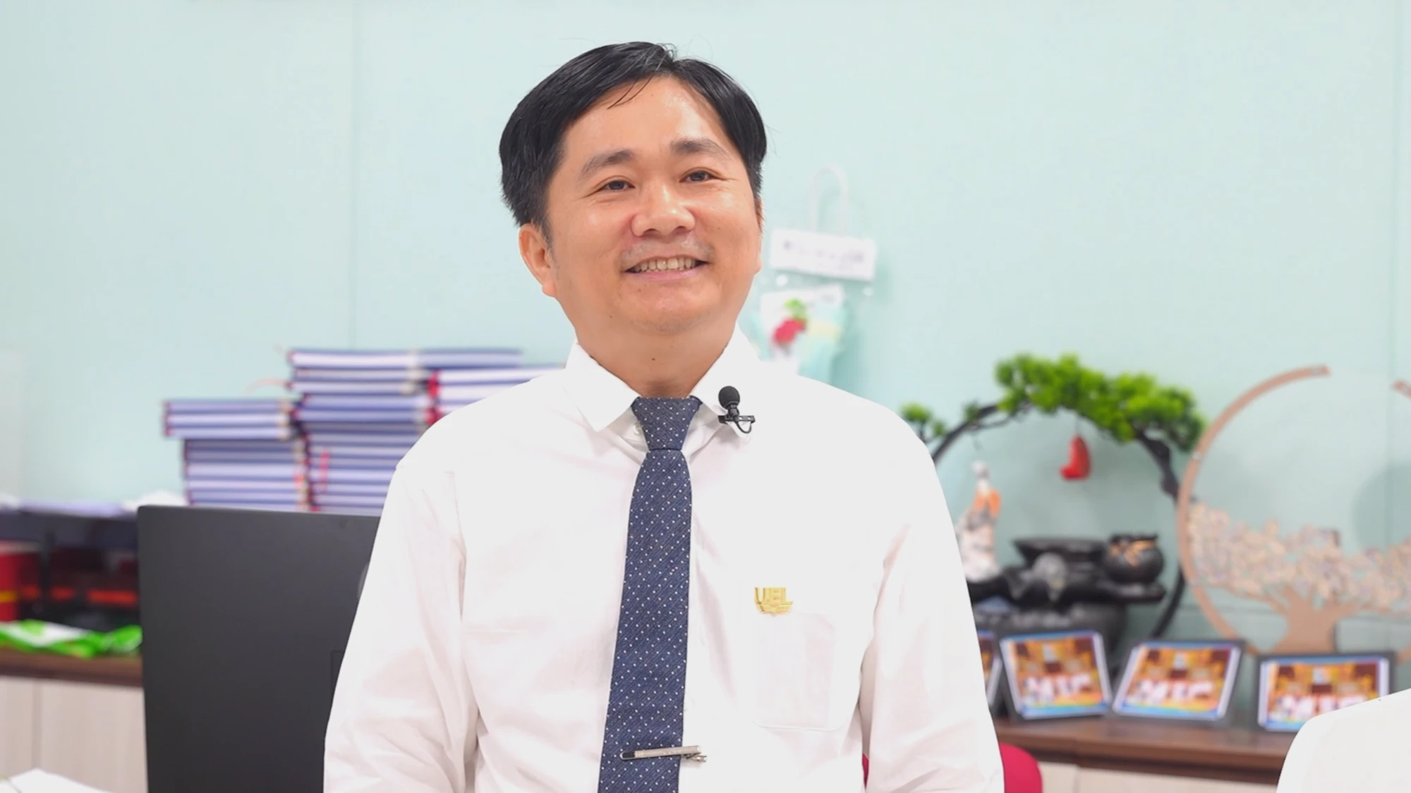 dai-hoc-kinh-te-luat-6.png