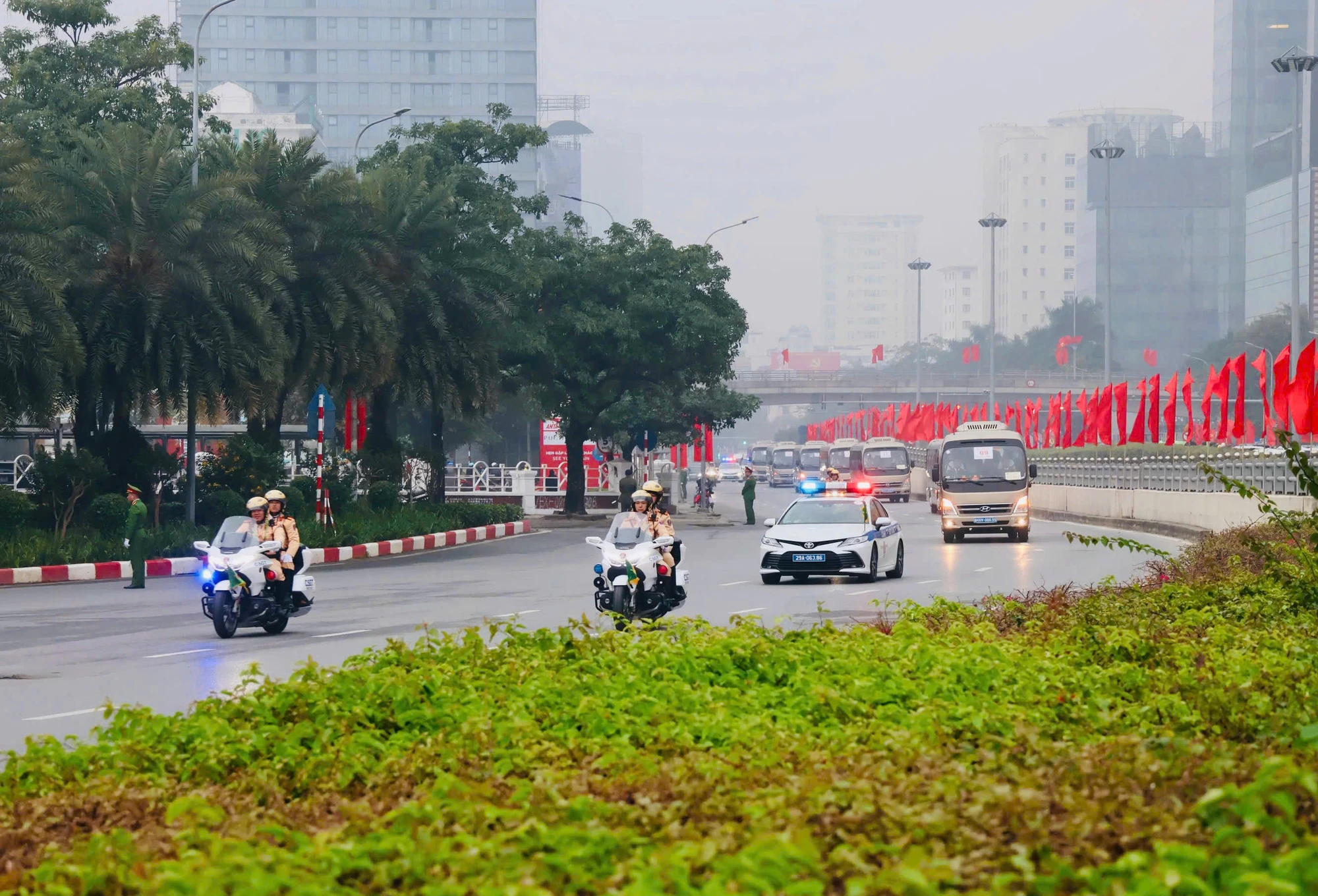 Những hình ảnh đẹp Công an Hà Nội bảo vệ tuyệt đối an toàn Đại hội Đảng 