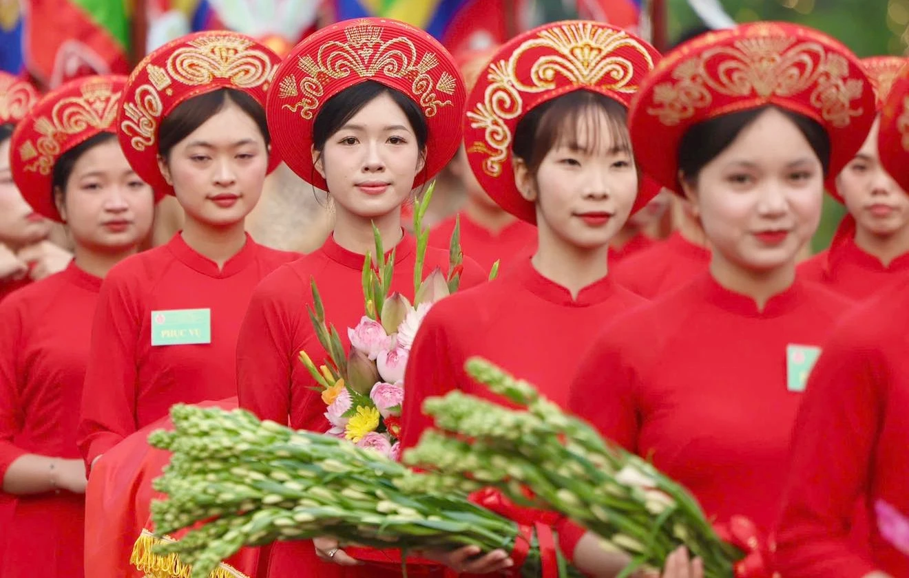 Hàng vạn người dân hành hương về Đền Hùng ngày Giỗ Tổ