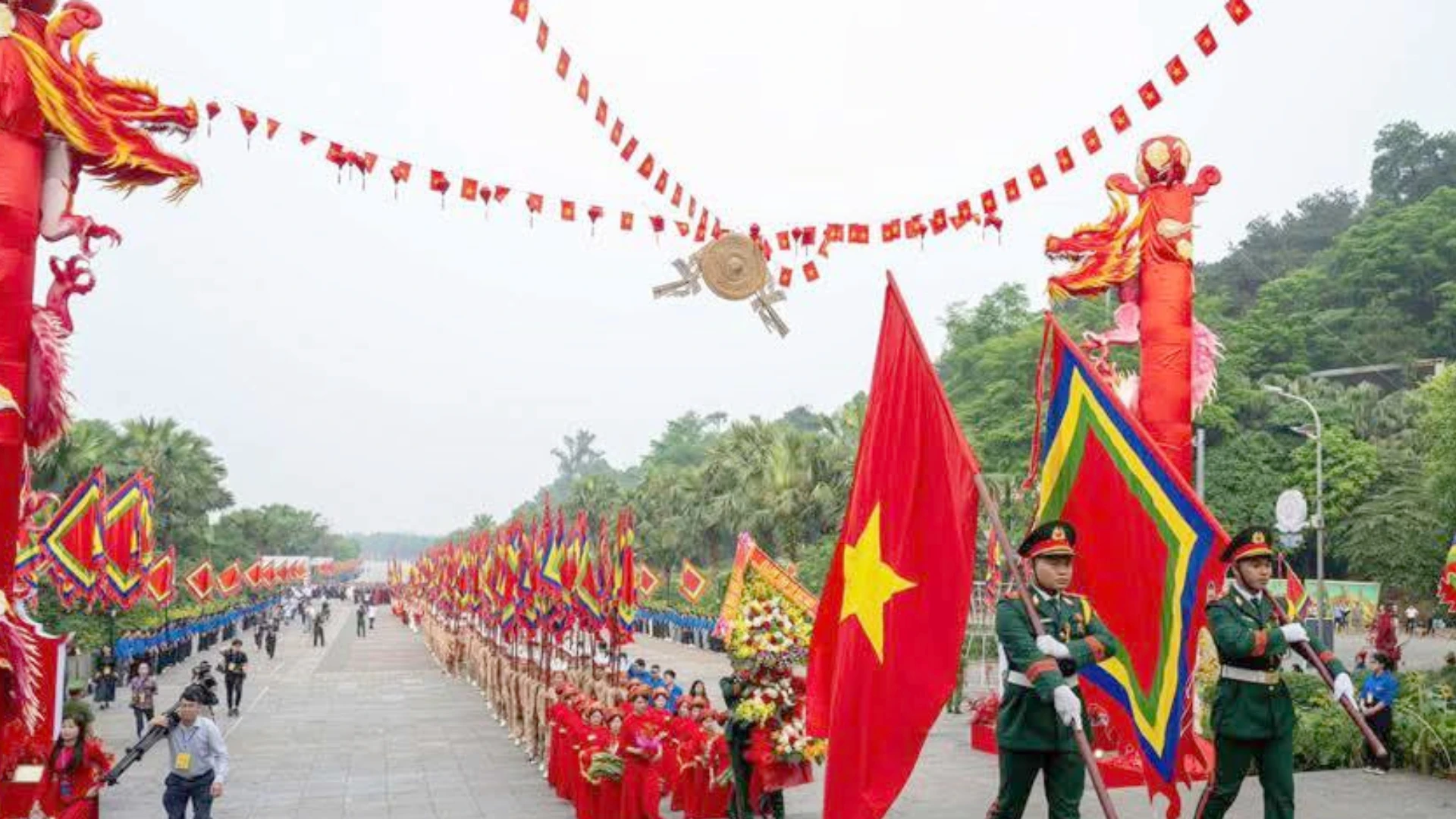 Phu-Tho-Den-Hung.jpg