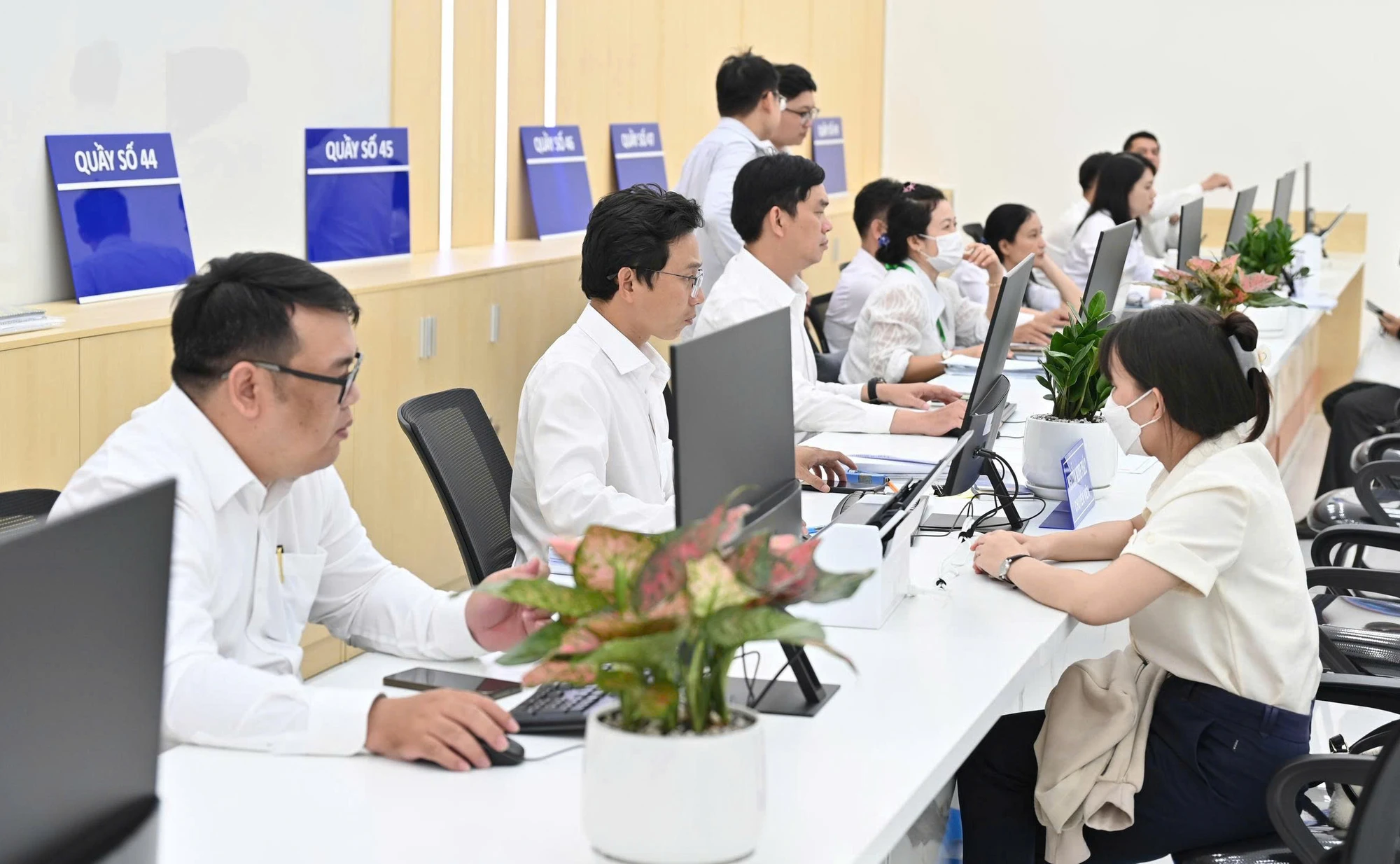 Trung-tam-phuc-vu-hanh-chinh-cong-tp.hcm-nguyen-tan.jpg