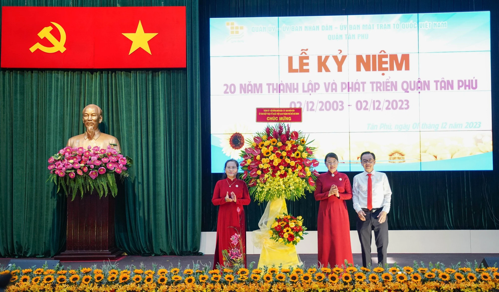 quận Tân Phú