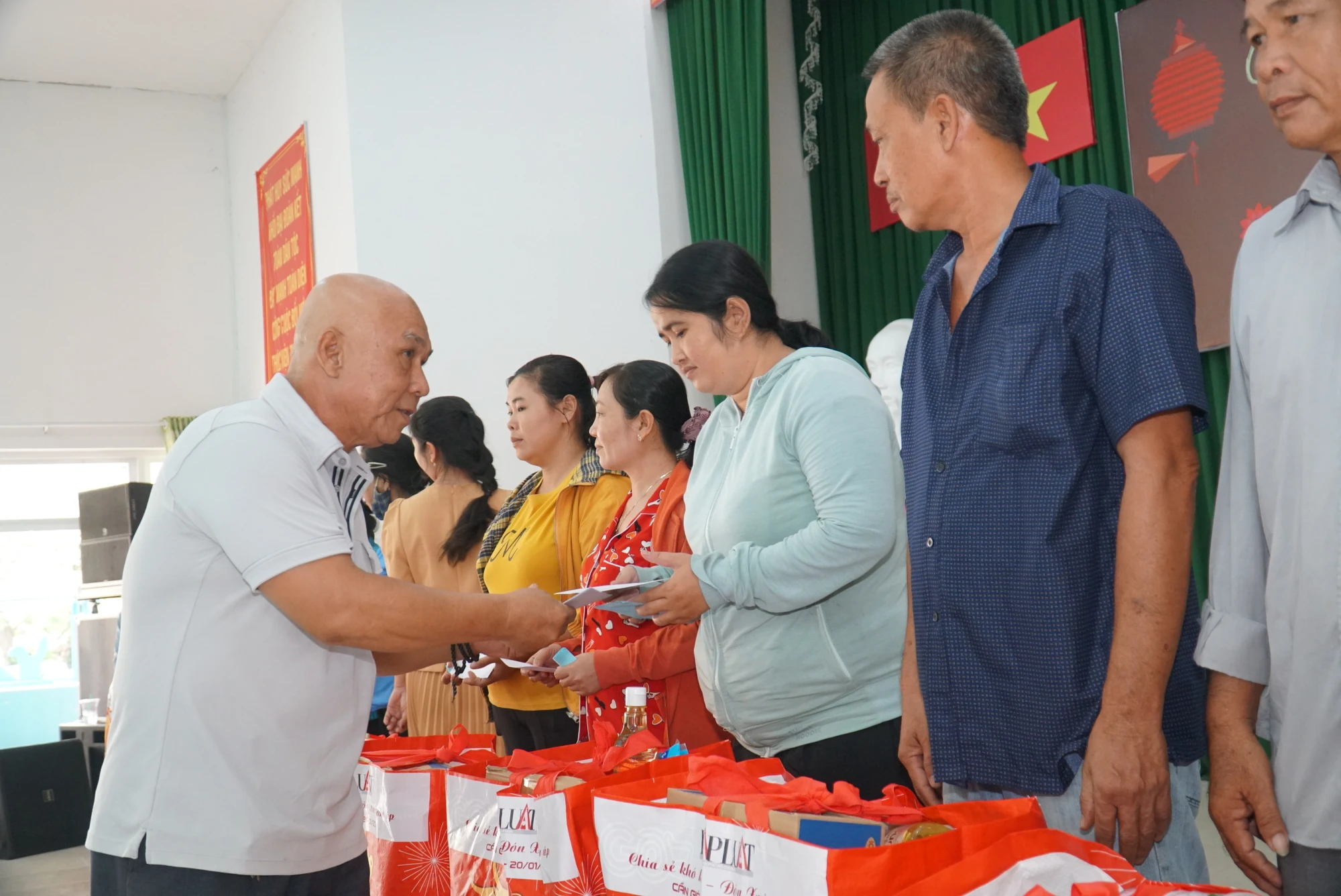 bao-phap-luat-tp-20.JPG