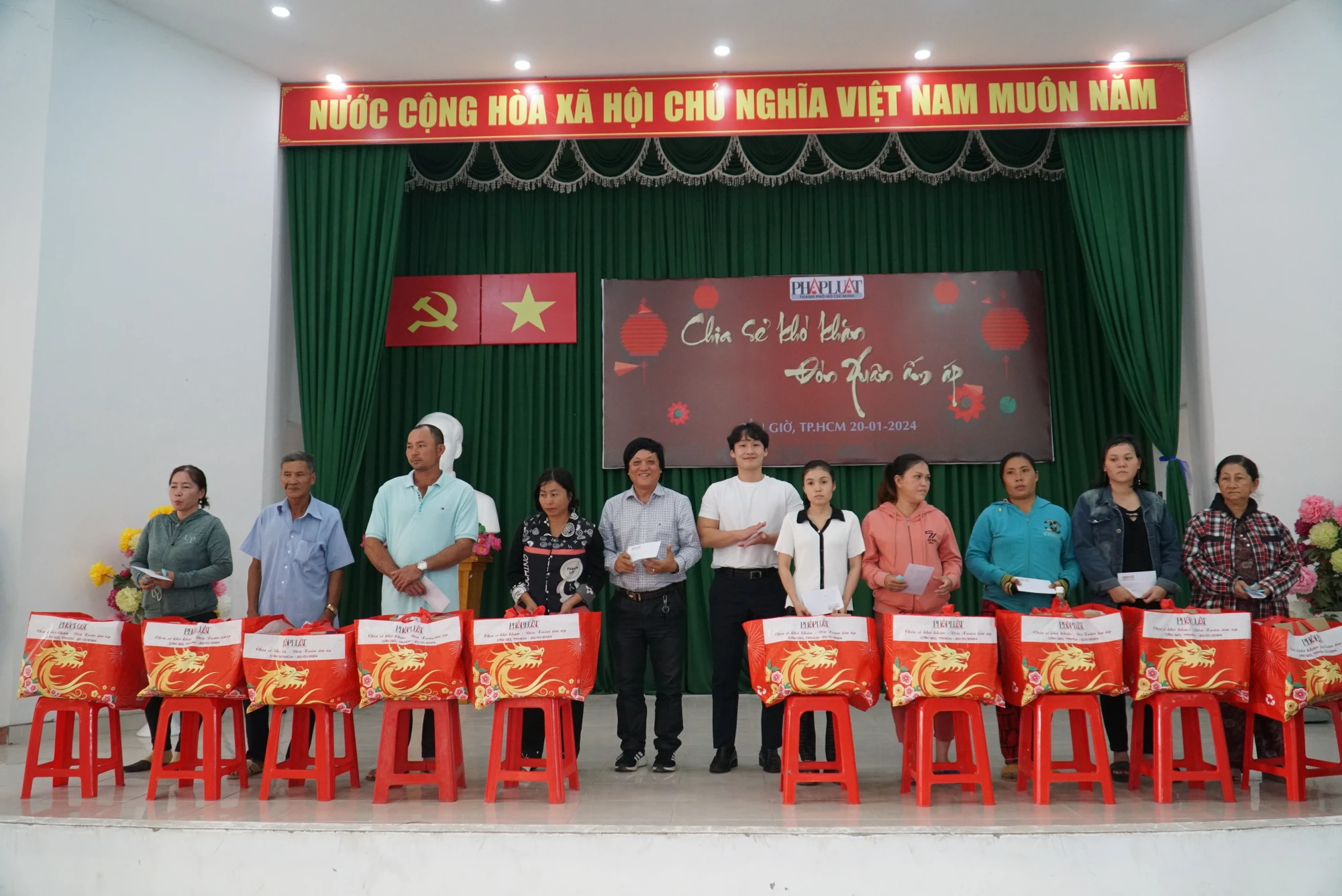 bao-phap-luat-tp-24.JPG