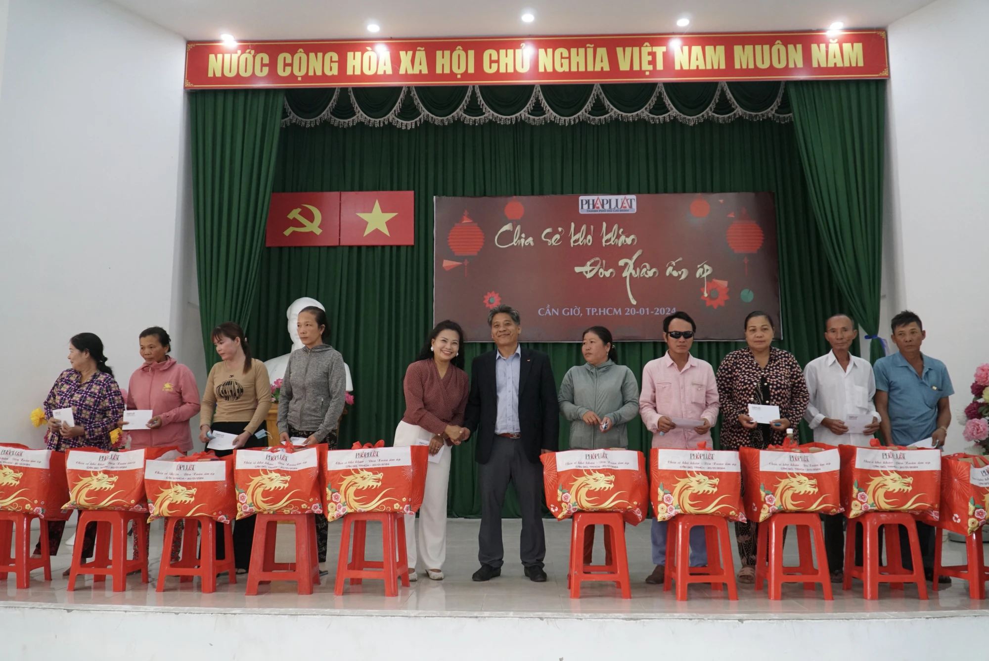 bao-phap-luat-tp-26.JPG