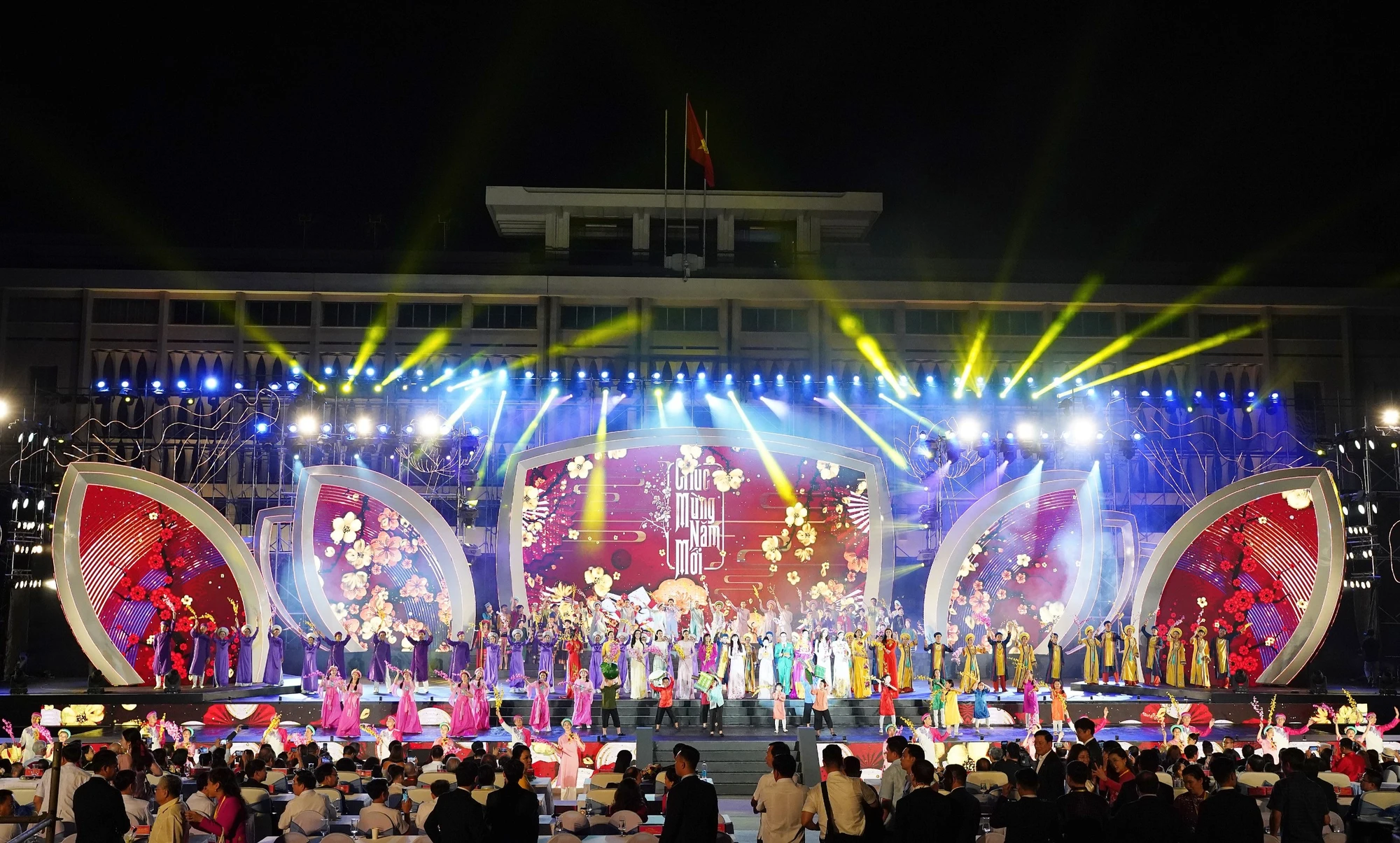 chu-tich-nuoc-vo-van-thuong-12.jpg