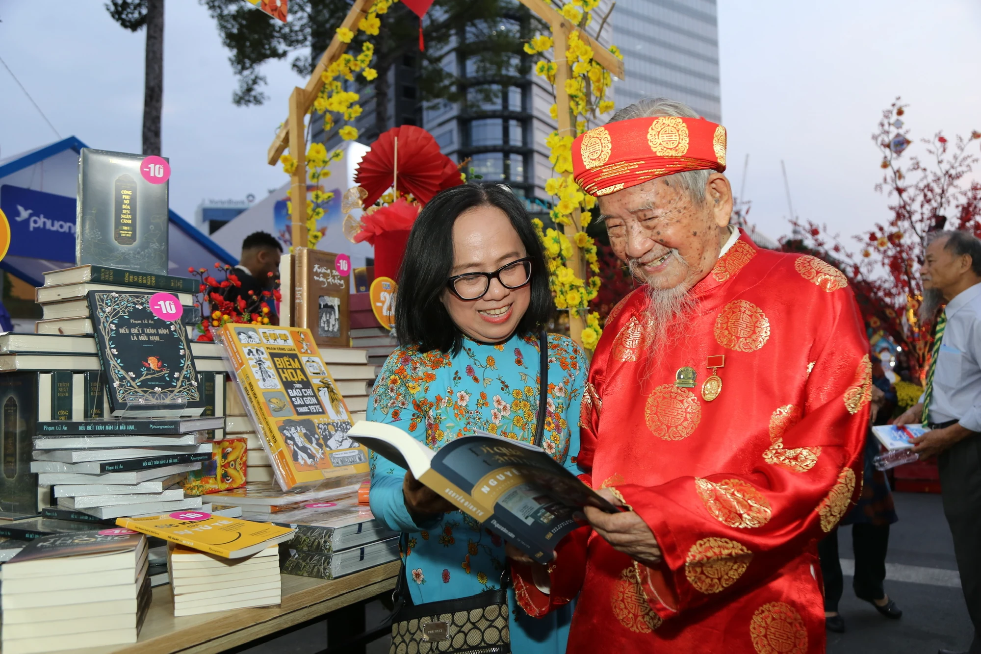 duong-sach-tet-giap-thin-2024-8.jpg