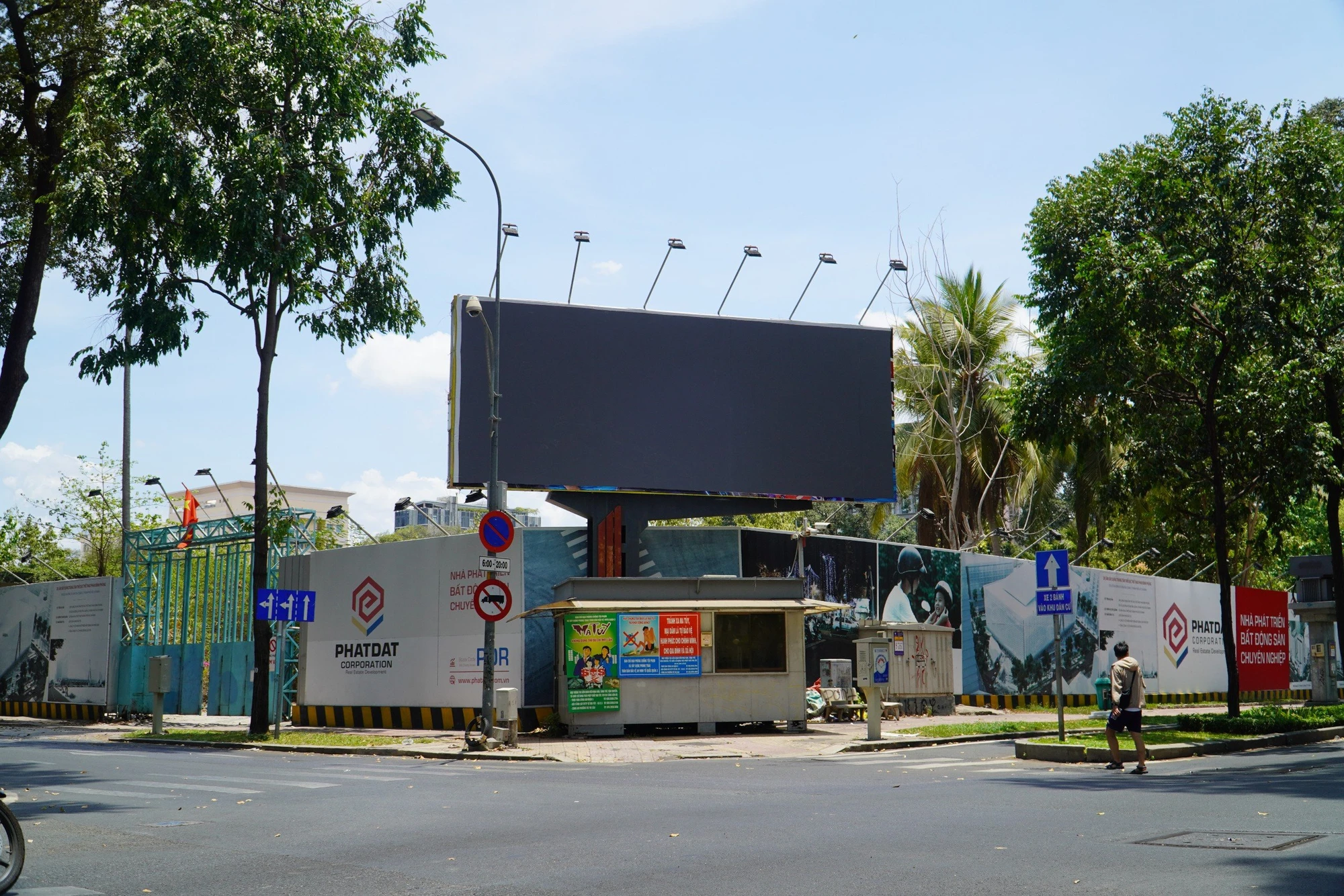 nha-thi-dau-phan-dinh-phung-8.jpg