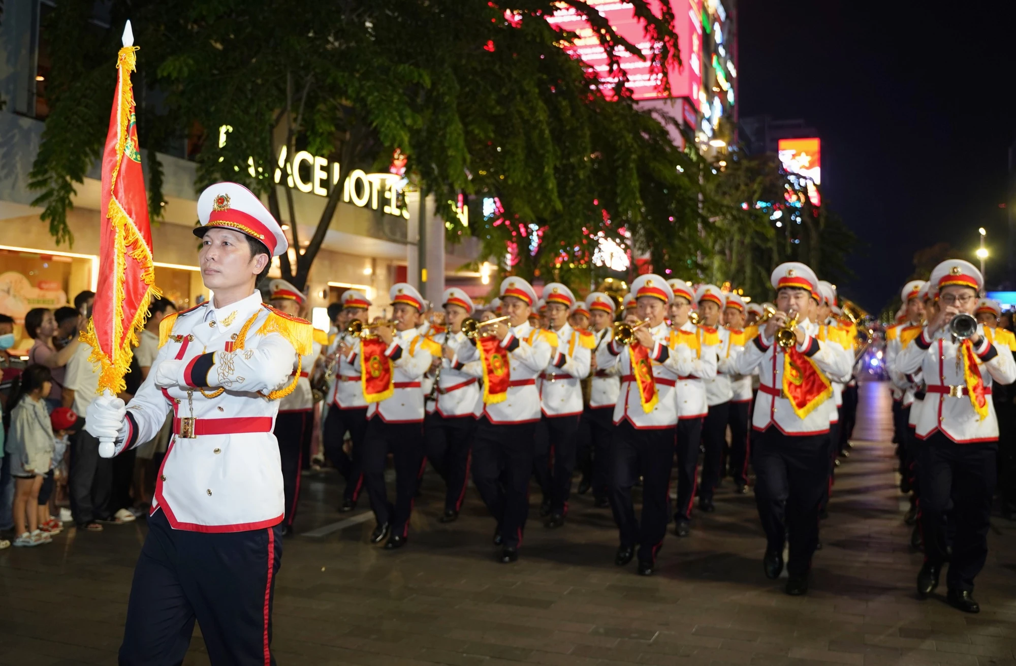 dieu-hanh-ky-binh-5.jpg
